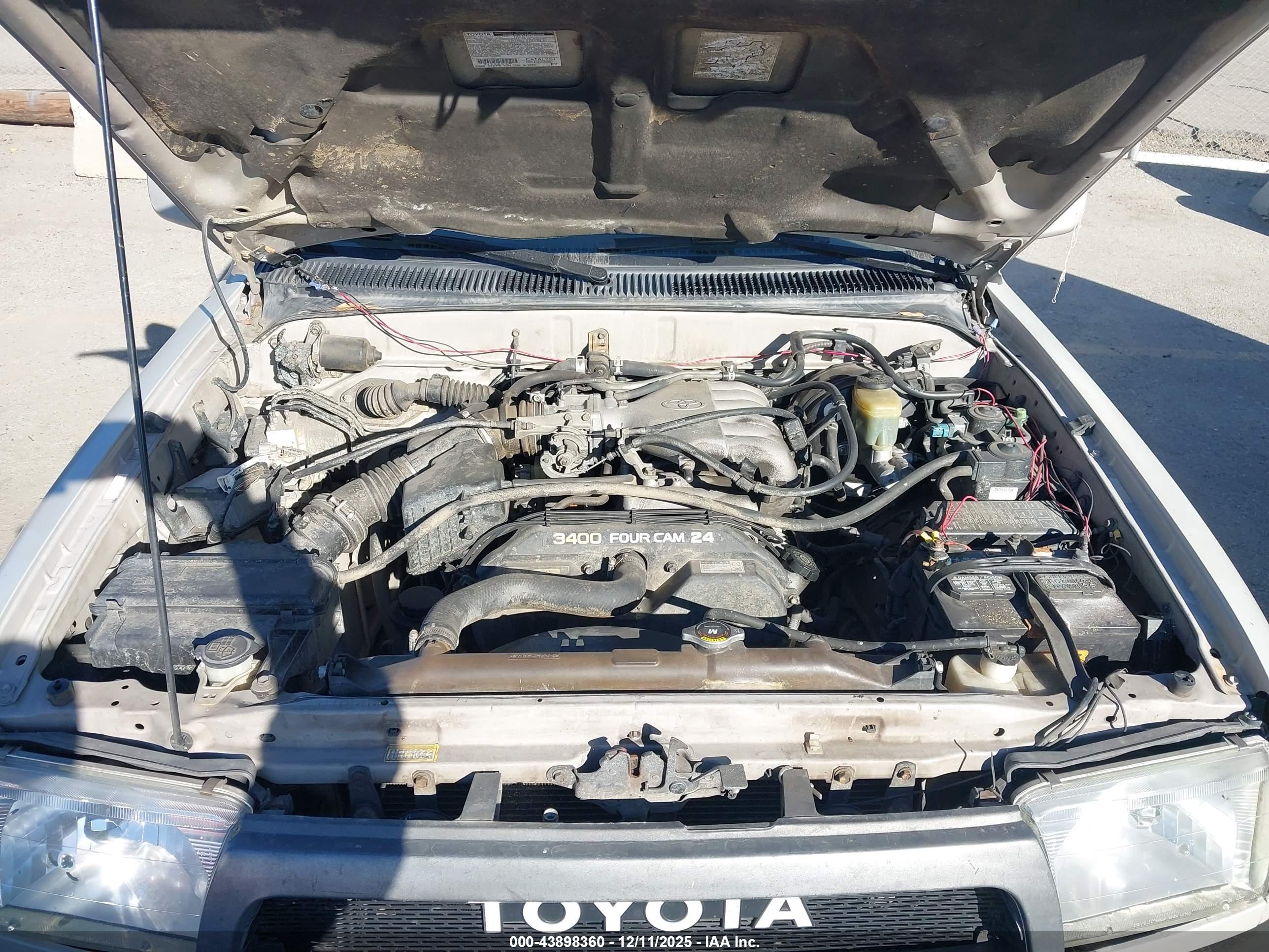 TOYOTA 4RUNNER image 10