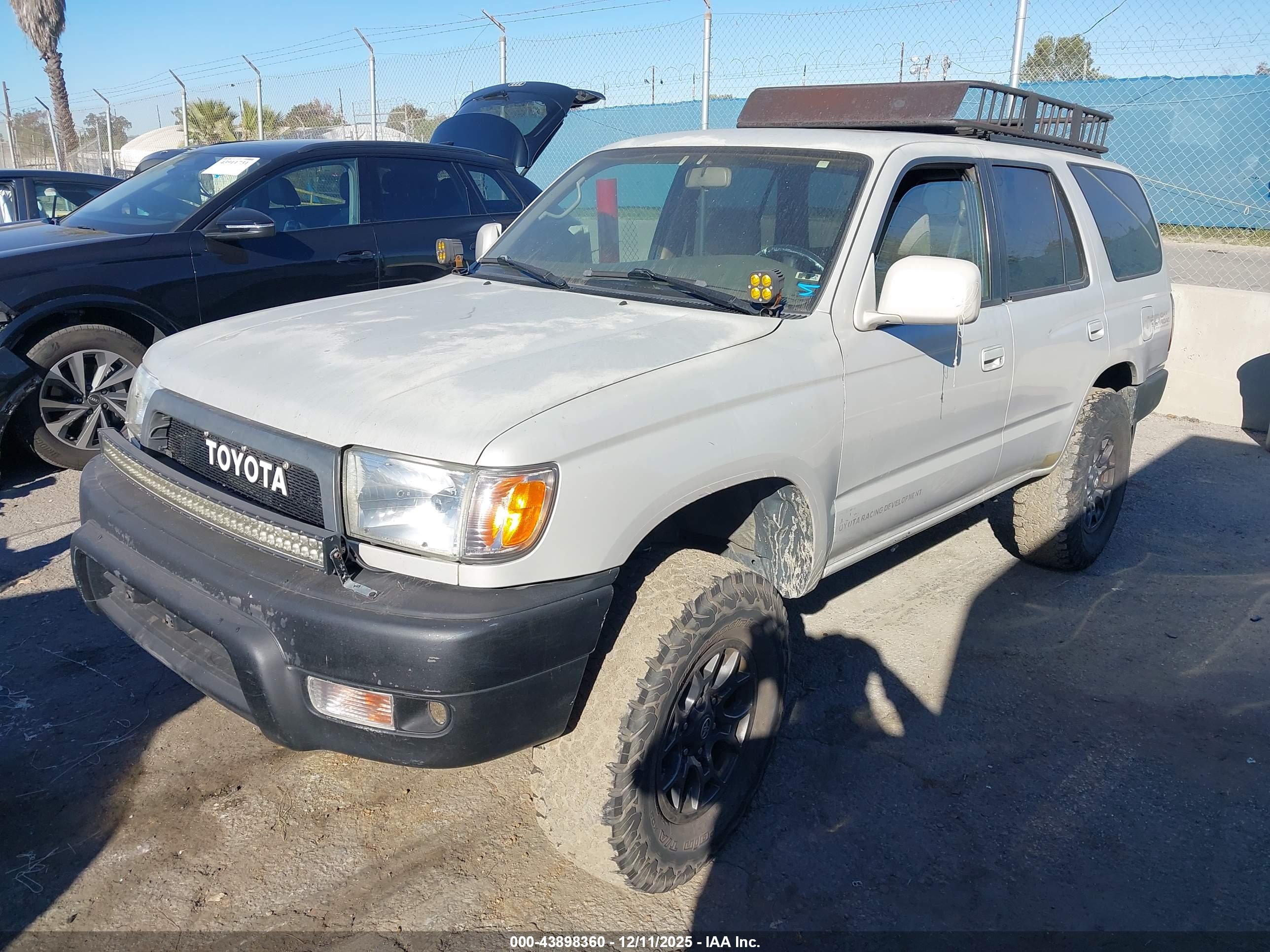 TOYOTA 4RUNNER image 2