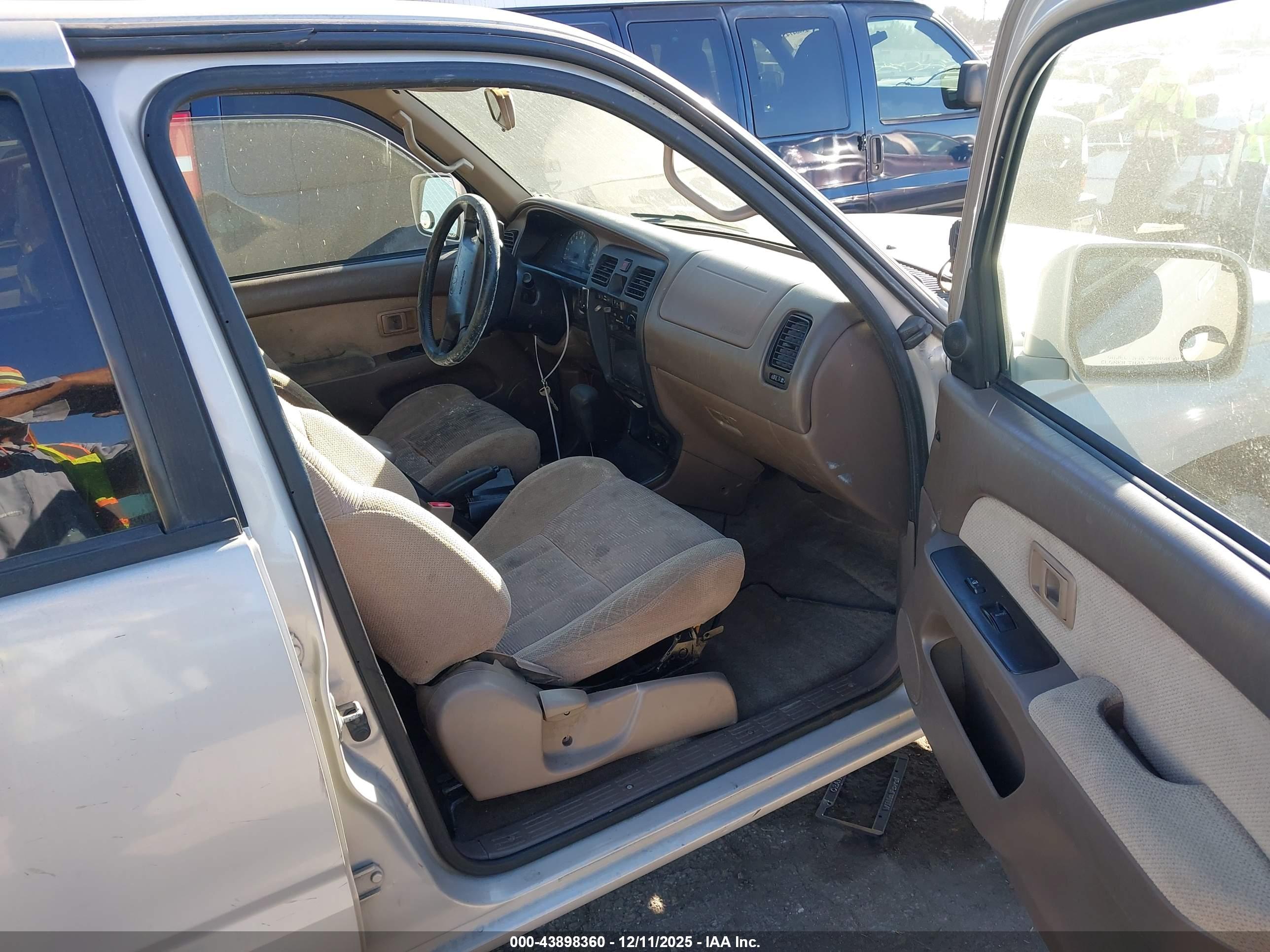 TOYOTA 4RUNNER image 5