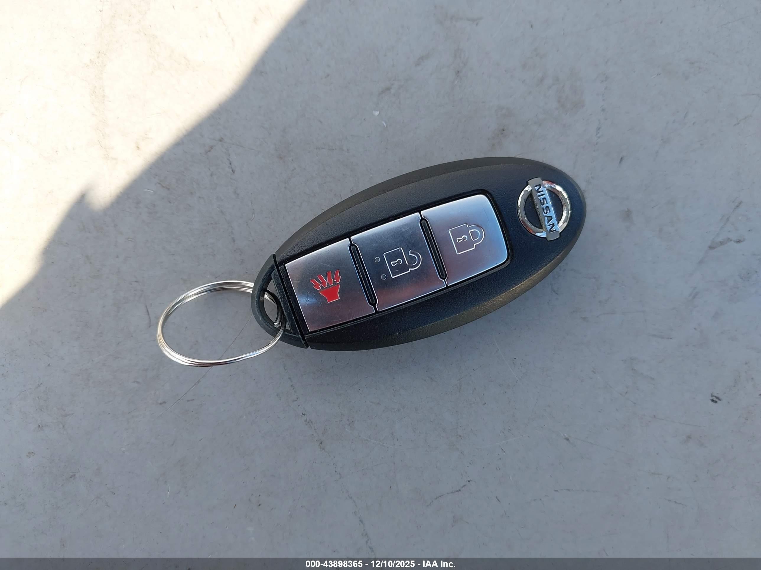 NISSAN ROGUE image 11