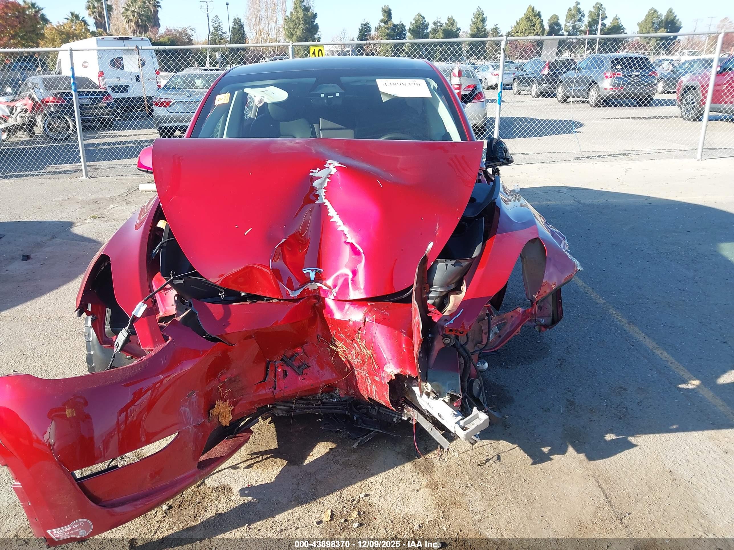 TESLA MODEL image 6