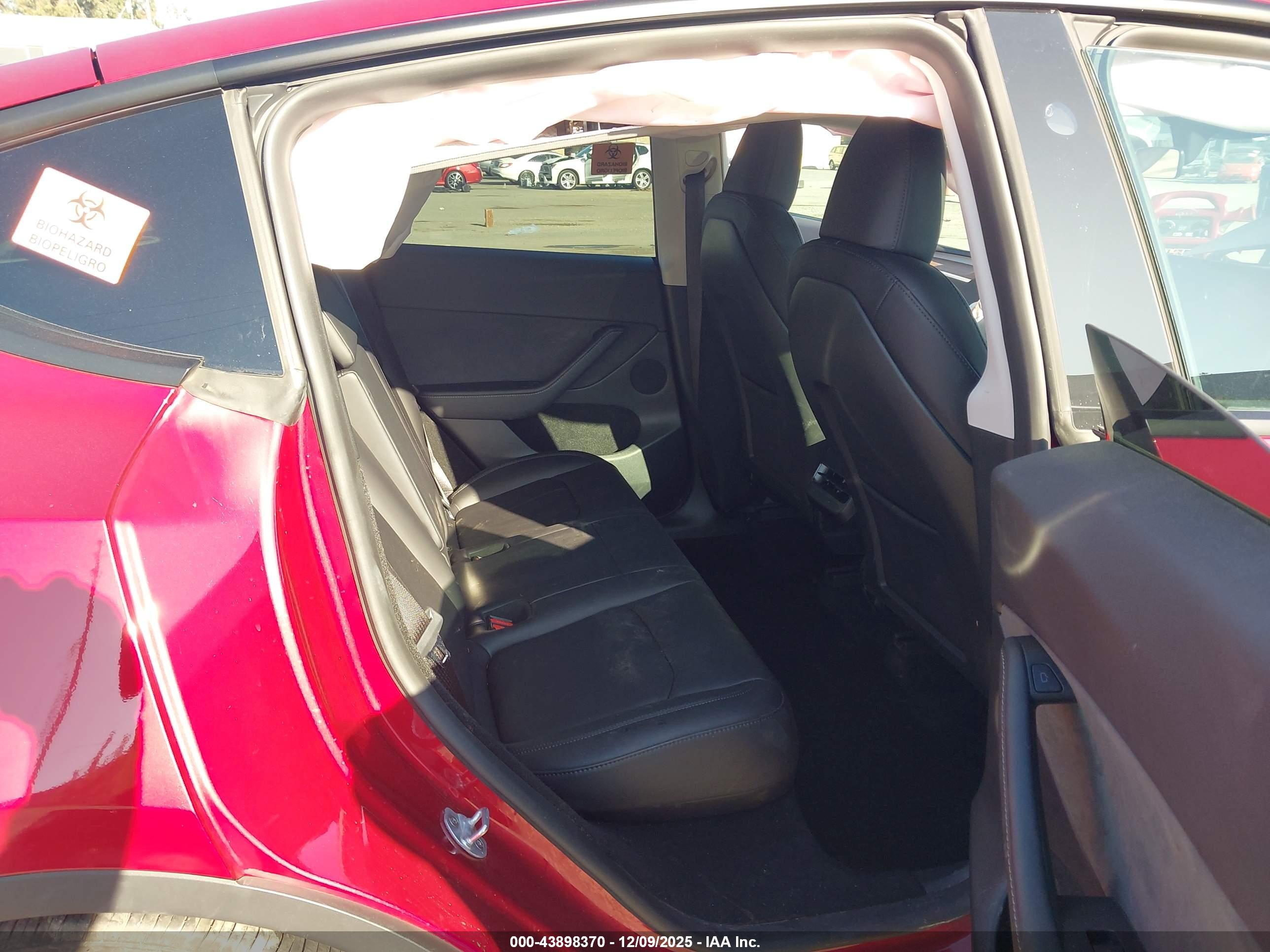 TESLA MODEL image 8
