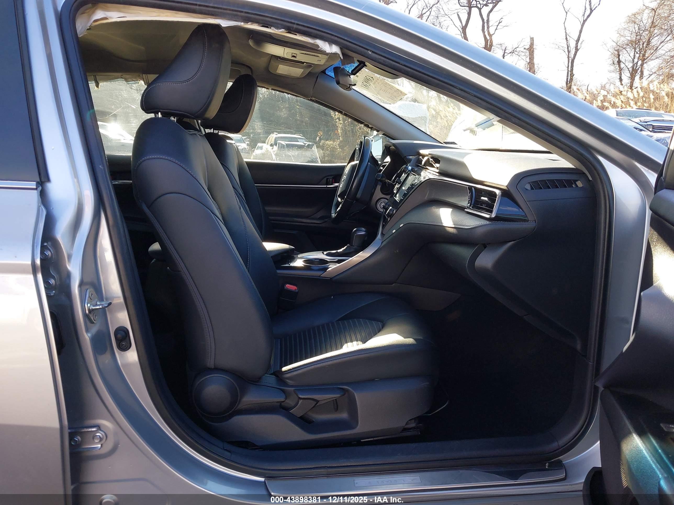 TOYOTA CAMRY image 5