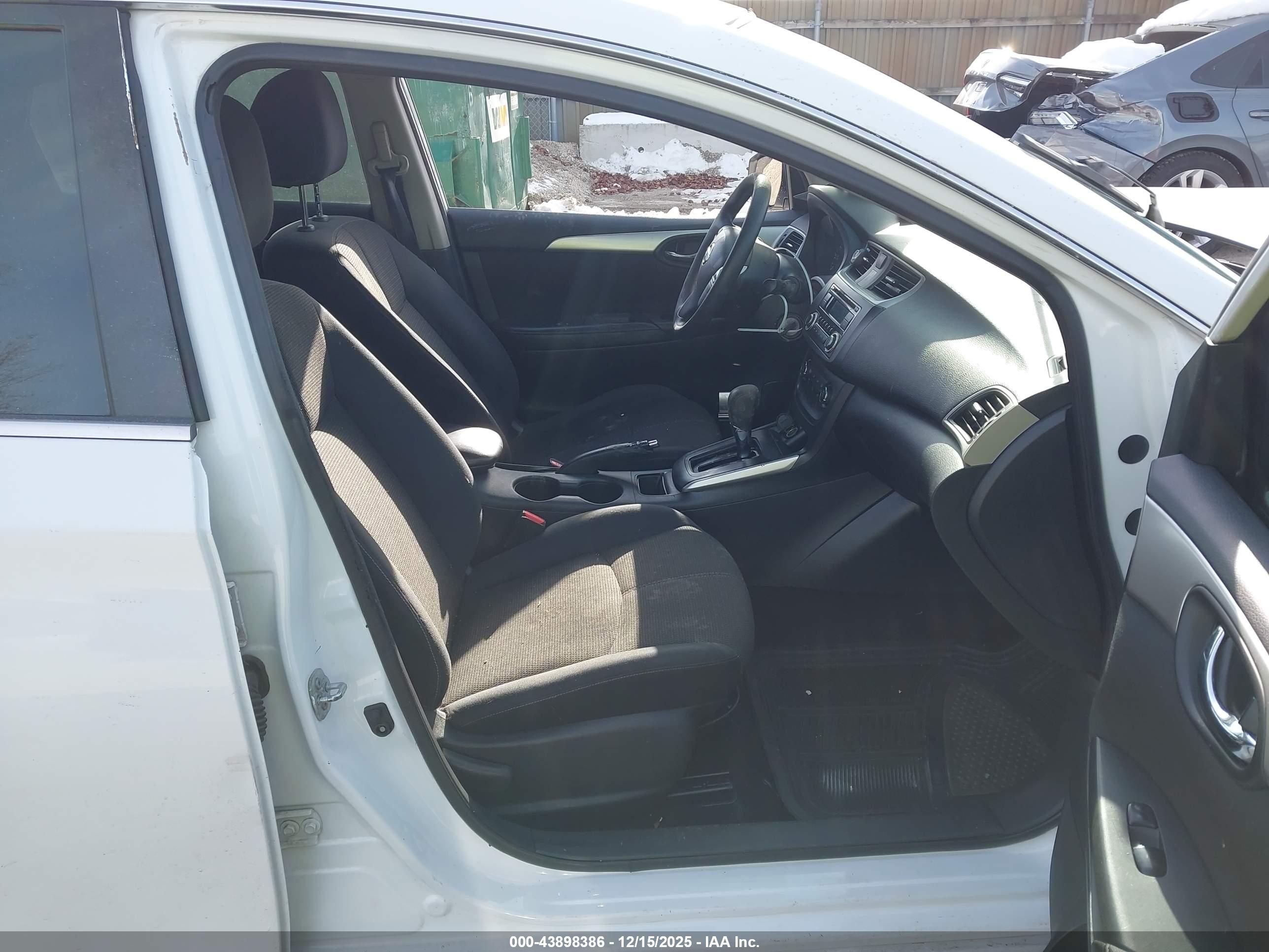 NISSAN SENTRA image 5