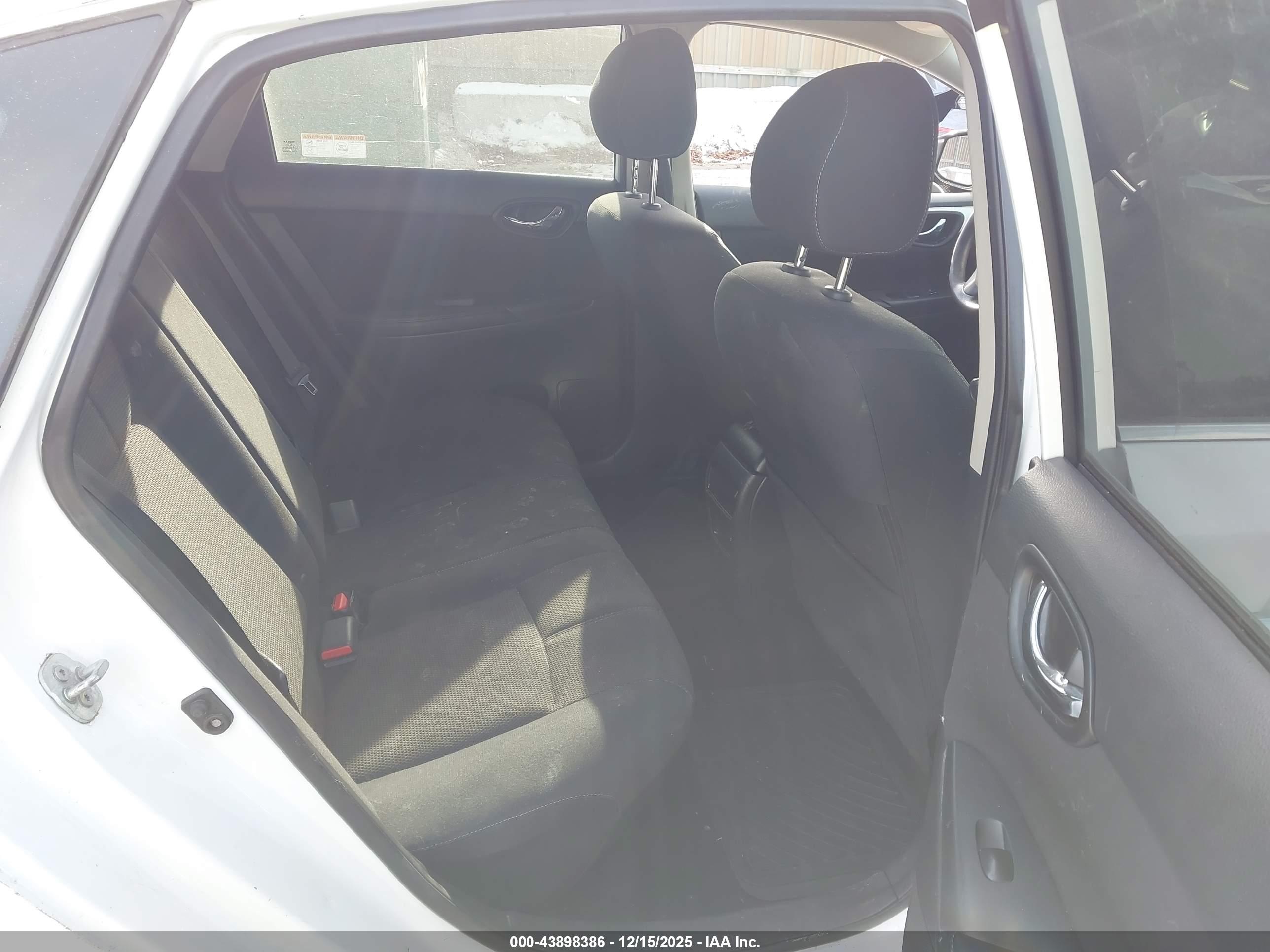 NISSAN SENTRA image 8
