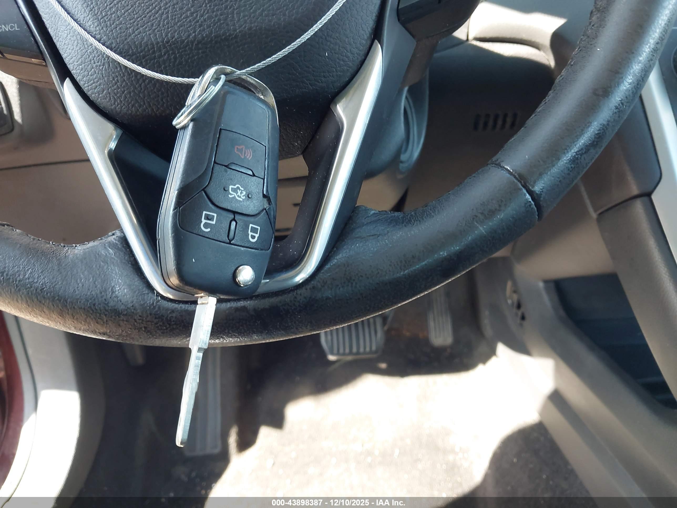 FORD FUSION image 11