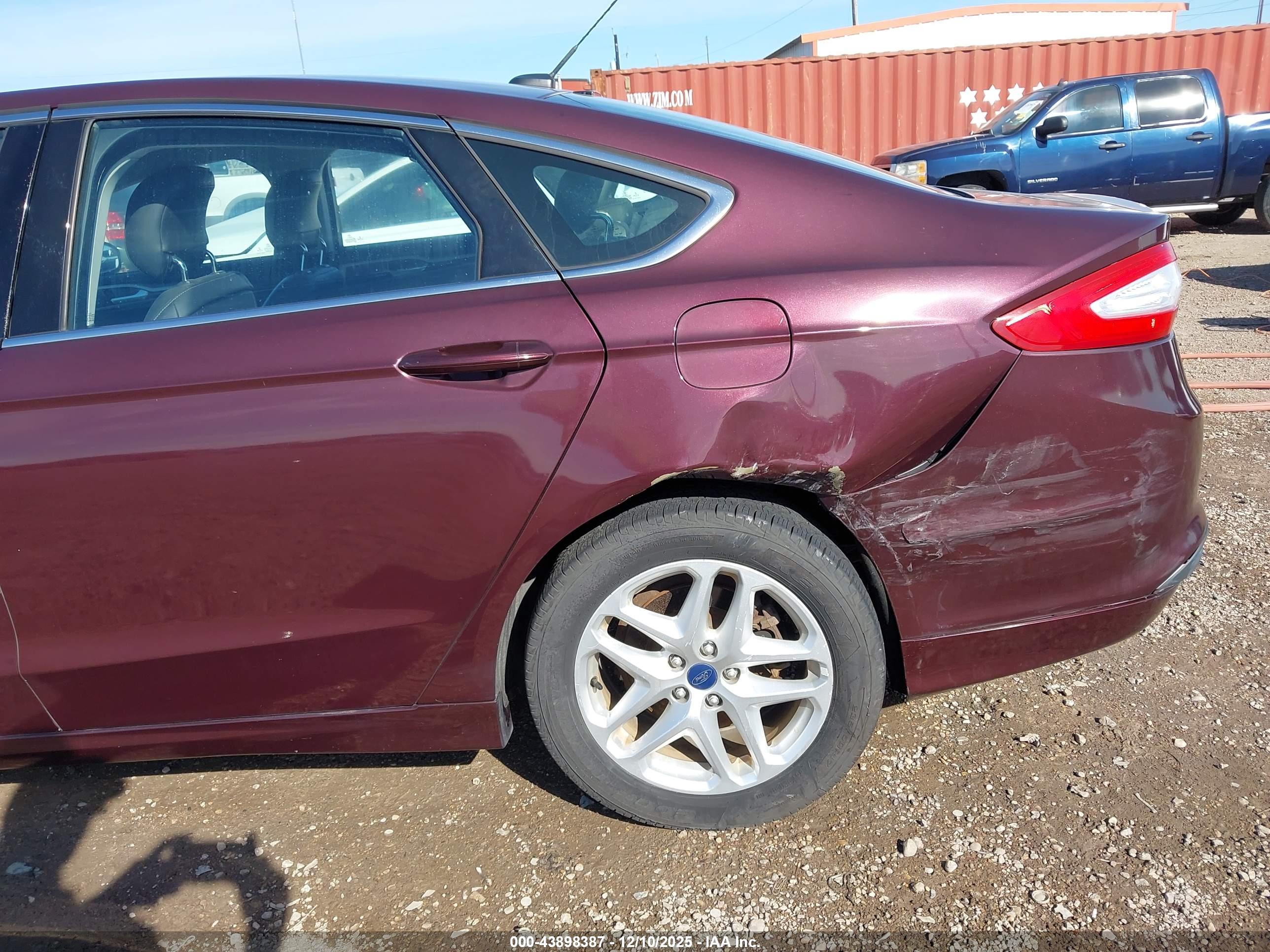 FORD FUSION image 6