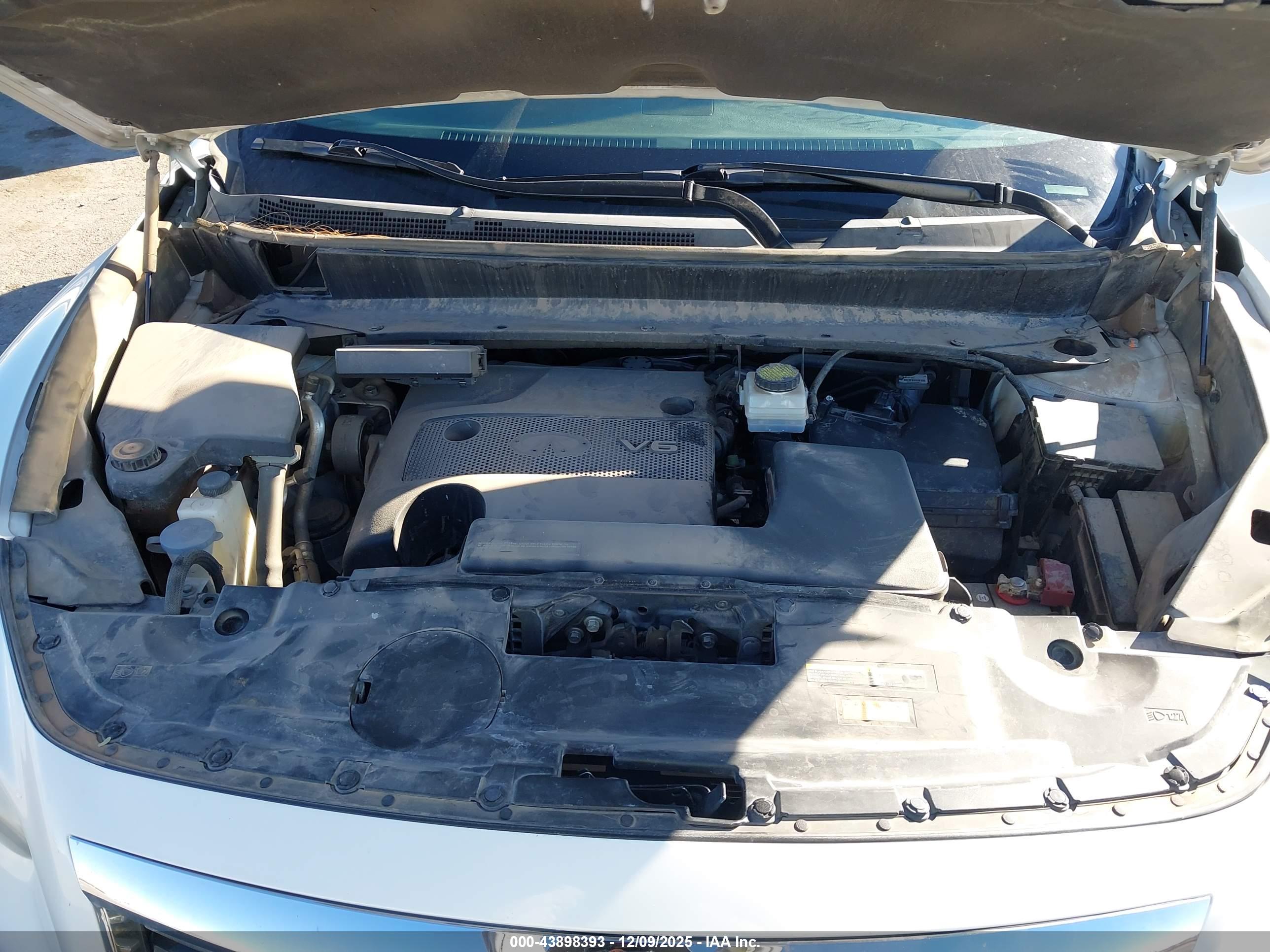 INFINITI JX35 image 10
