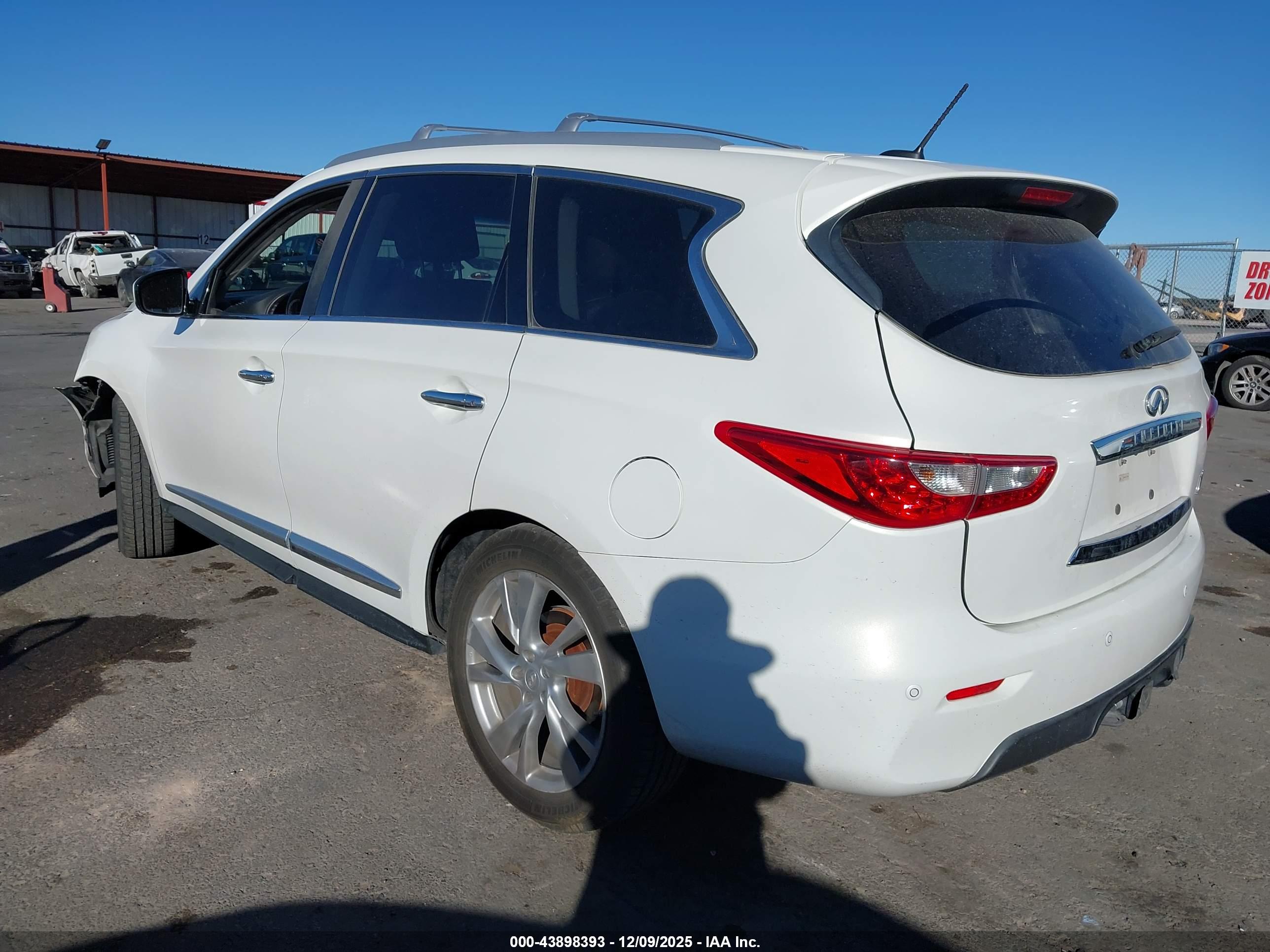 INFINITI JX35 image 3