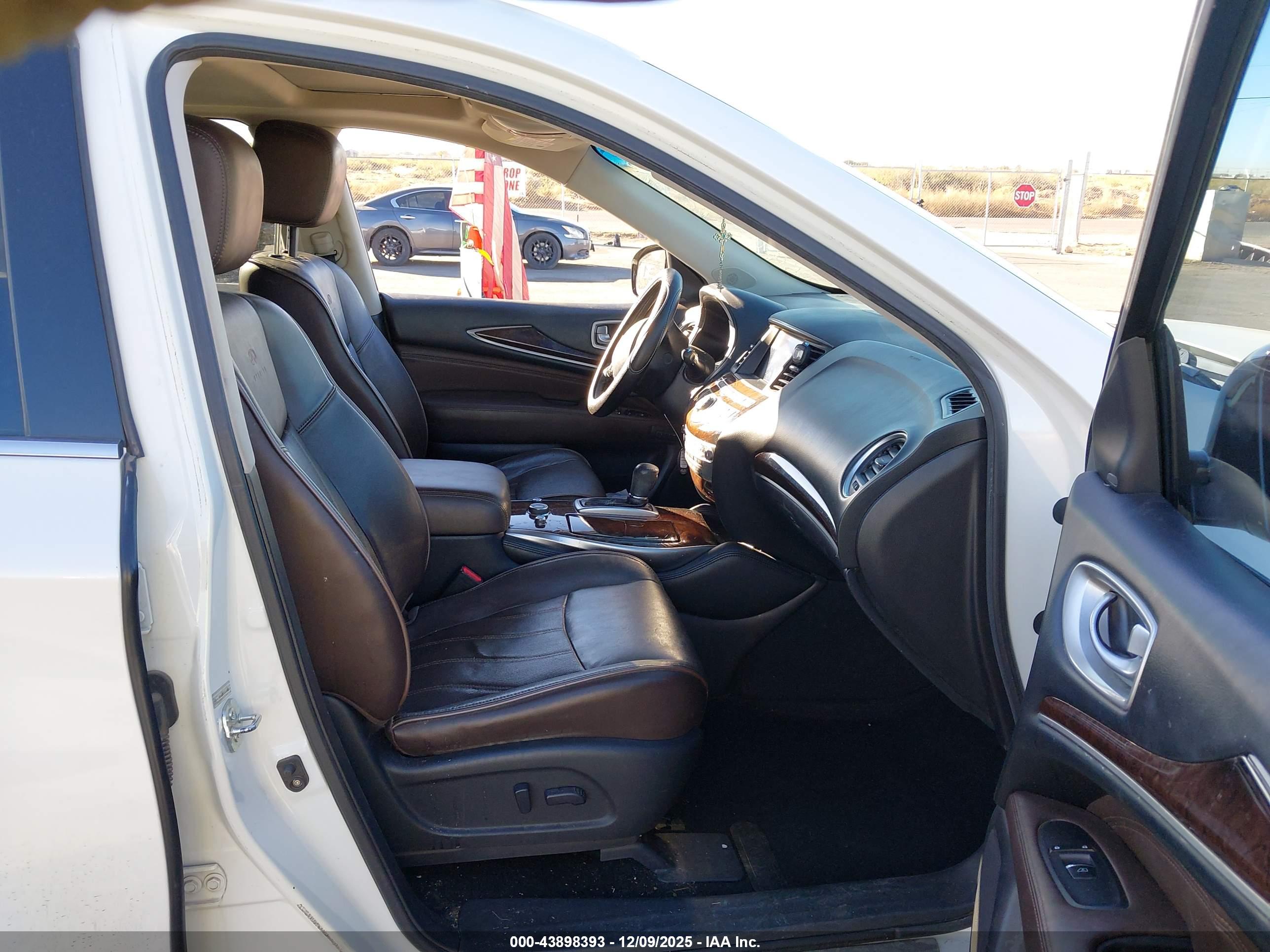 INFINITI JX35 image 5