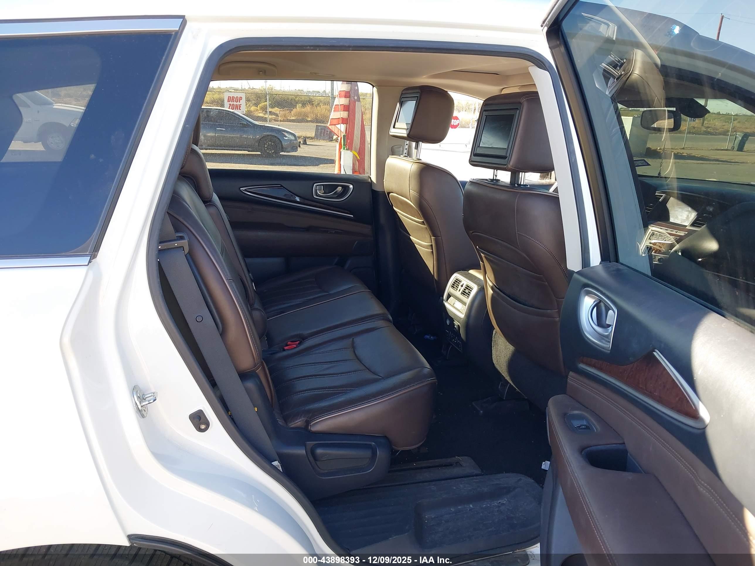INFINITI JX35 image 8