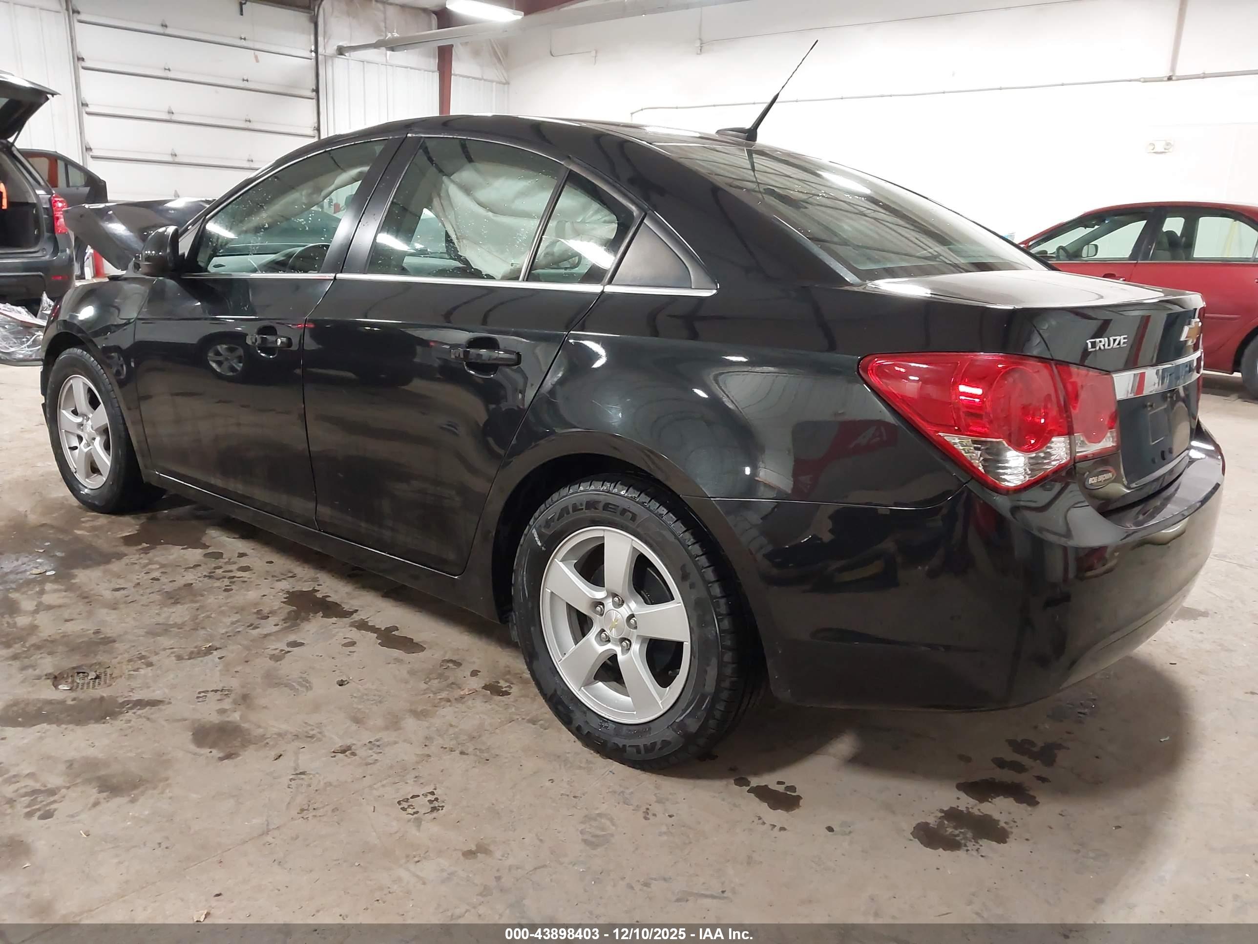 CHEVROLET CRUZE image 3