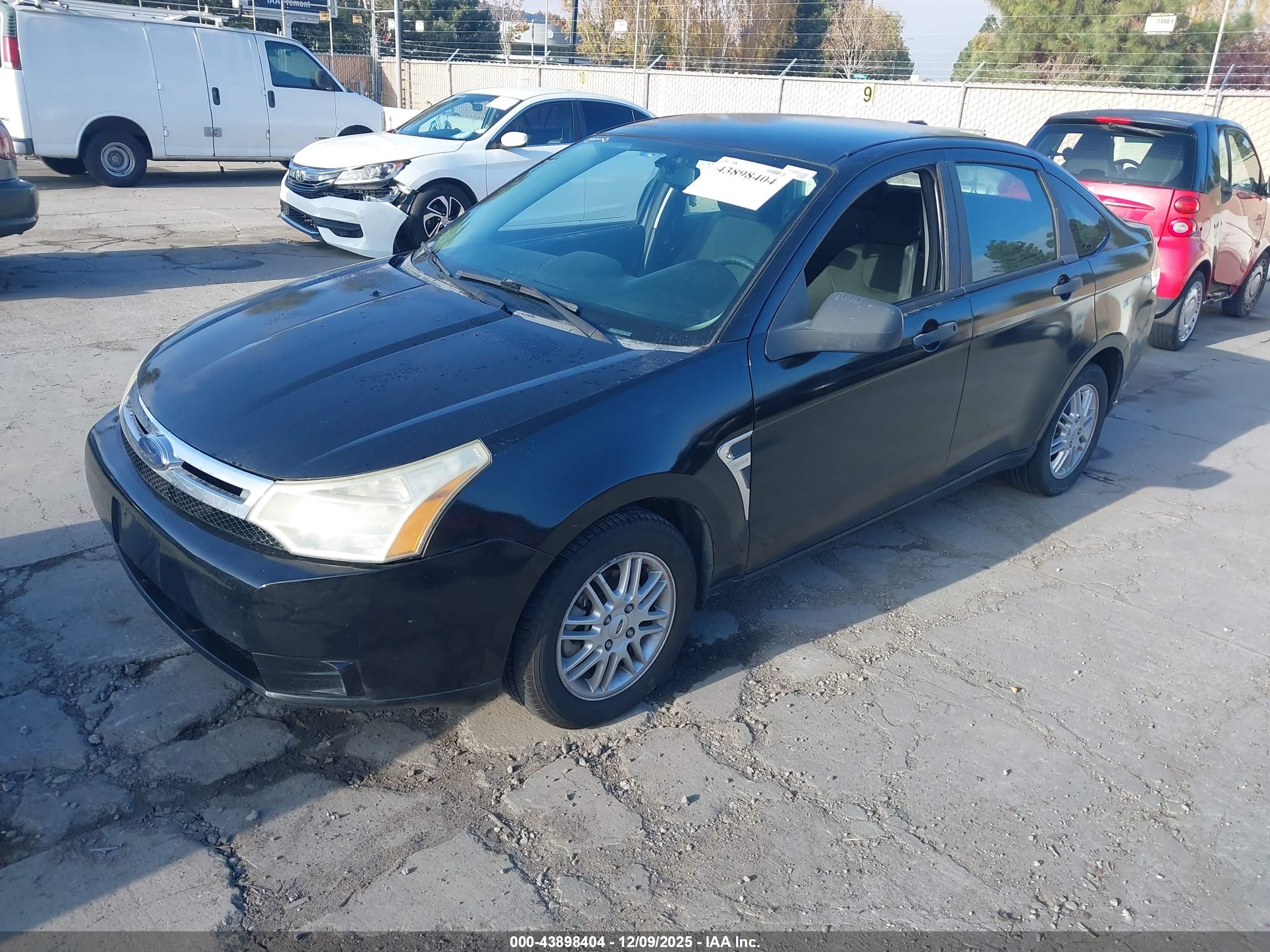 FORD FOCUS image 2