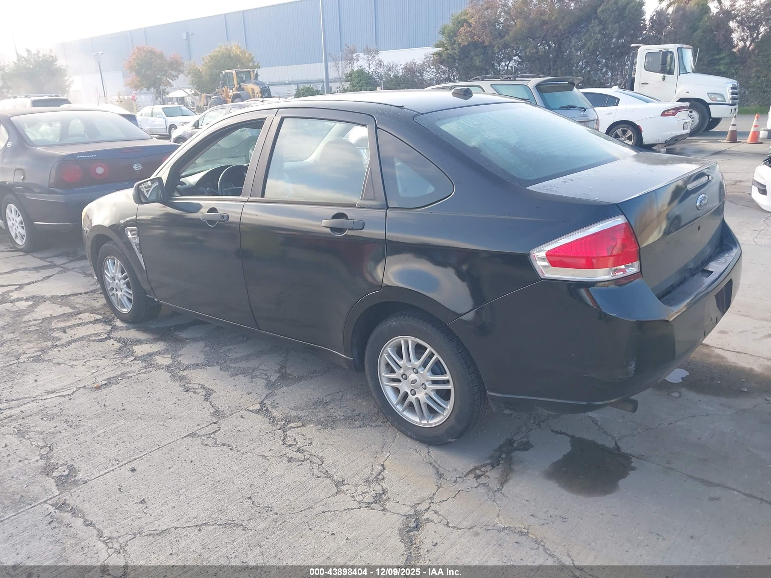 FORD FOCUS image 3
