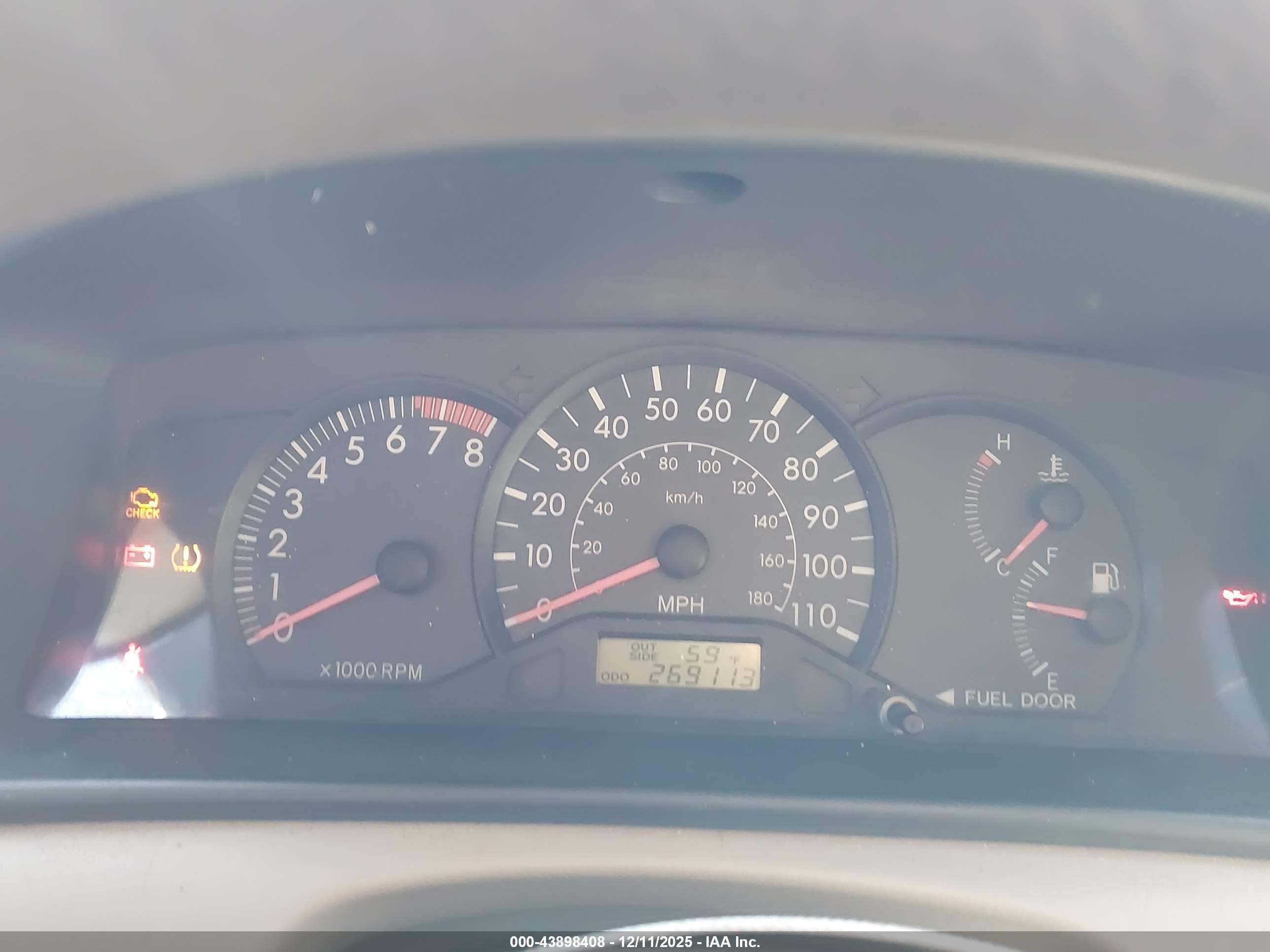 TOYOTA COROLLA image 7