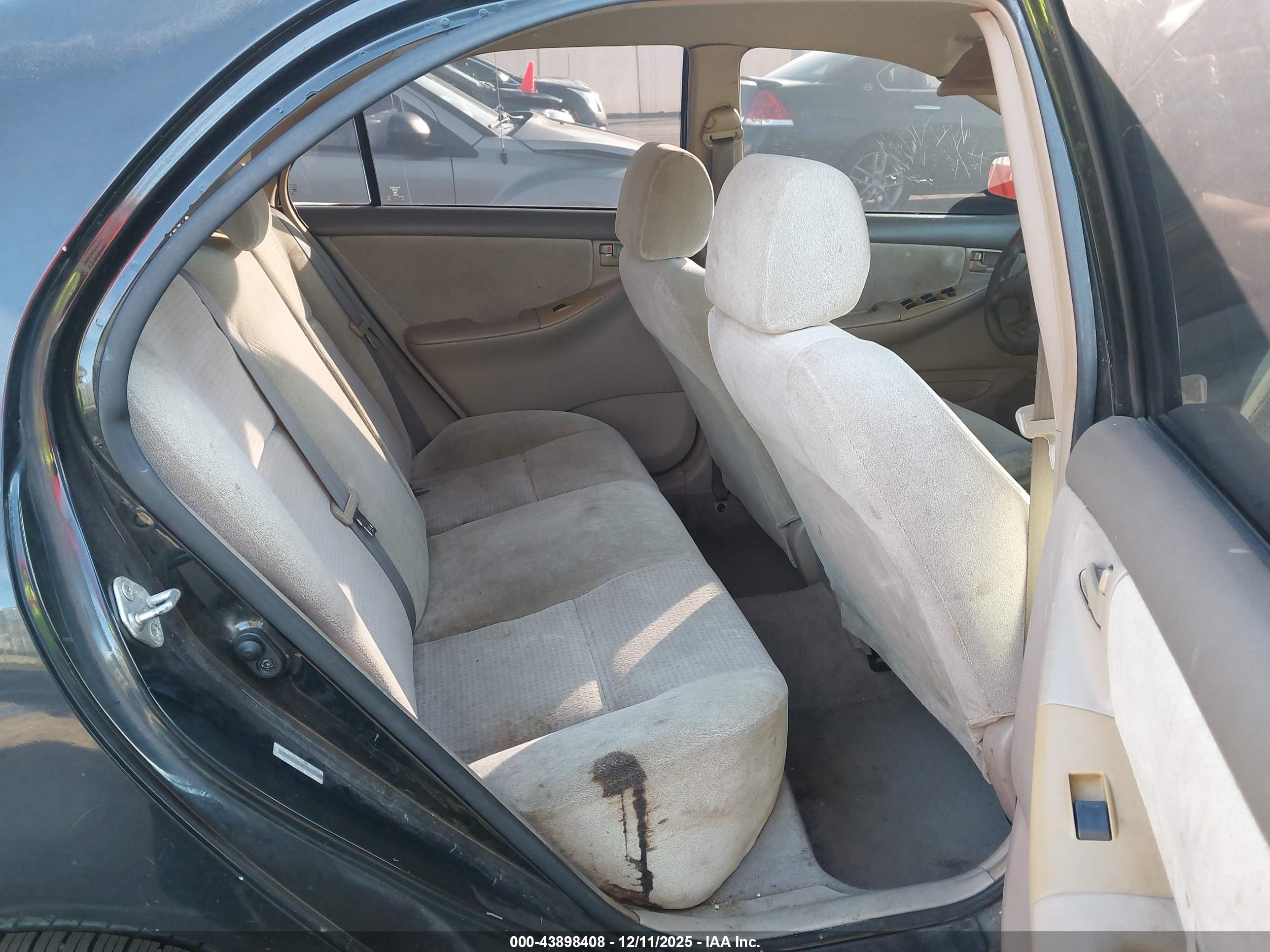 TOYOTA COROLLA image 8