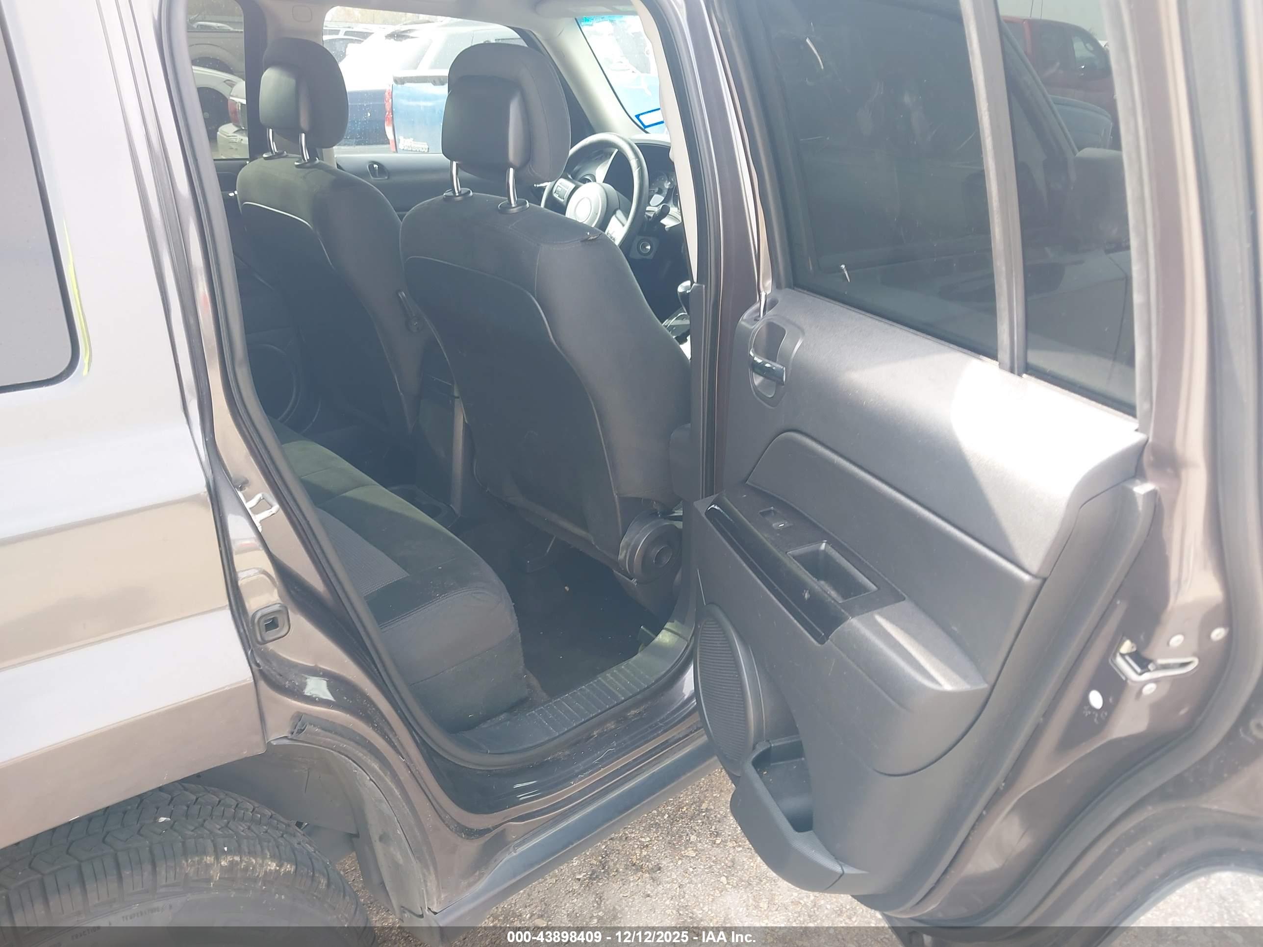 JEEP PATRIOT image 8
