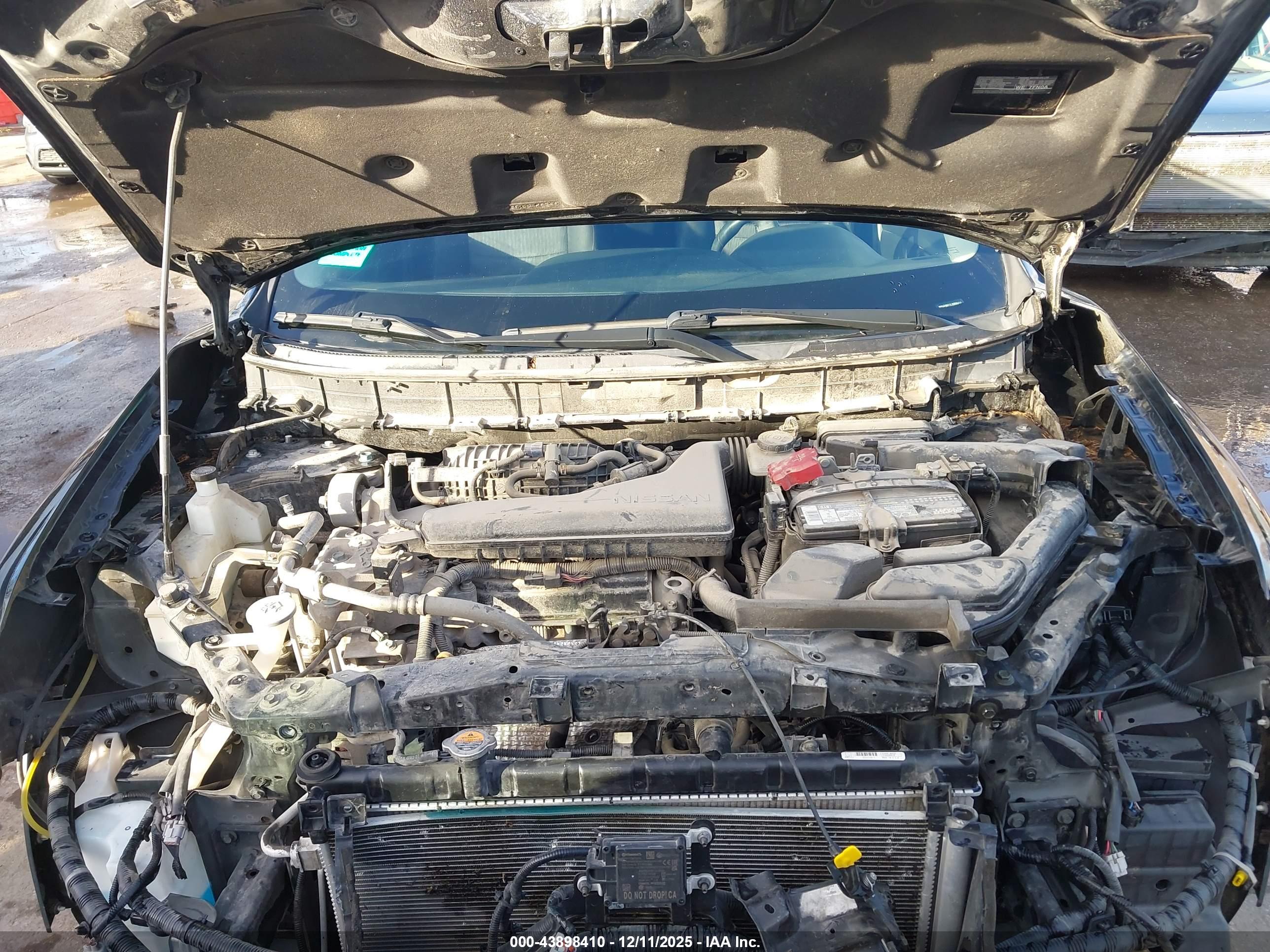 NISSAN ROGUE image 10