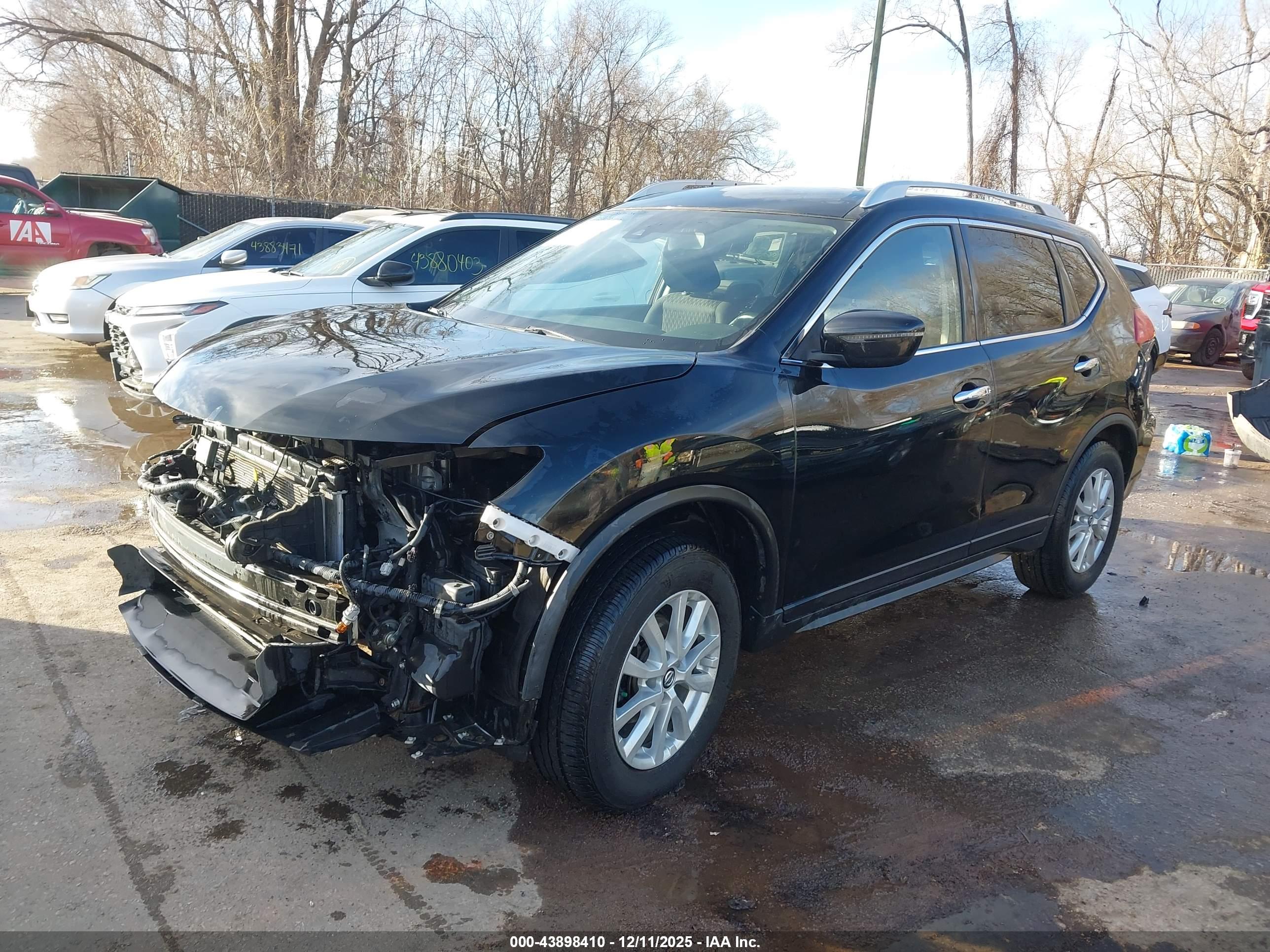 NISSAN ROGUE image 2