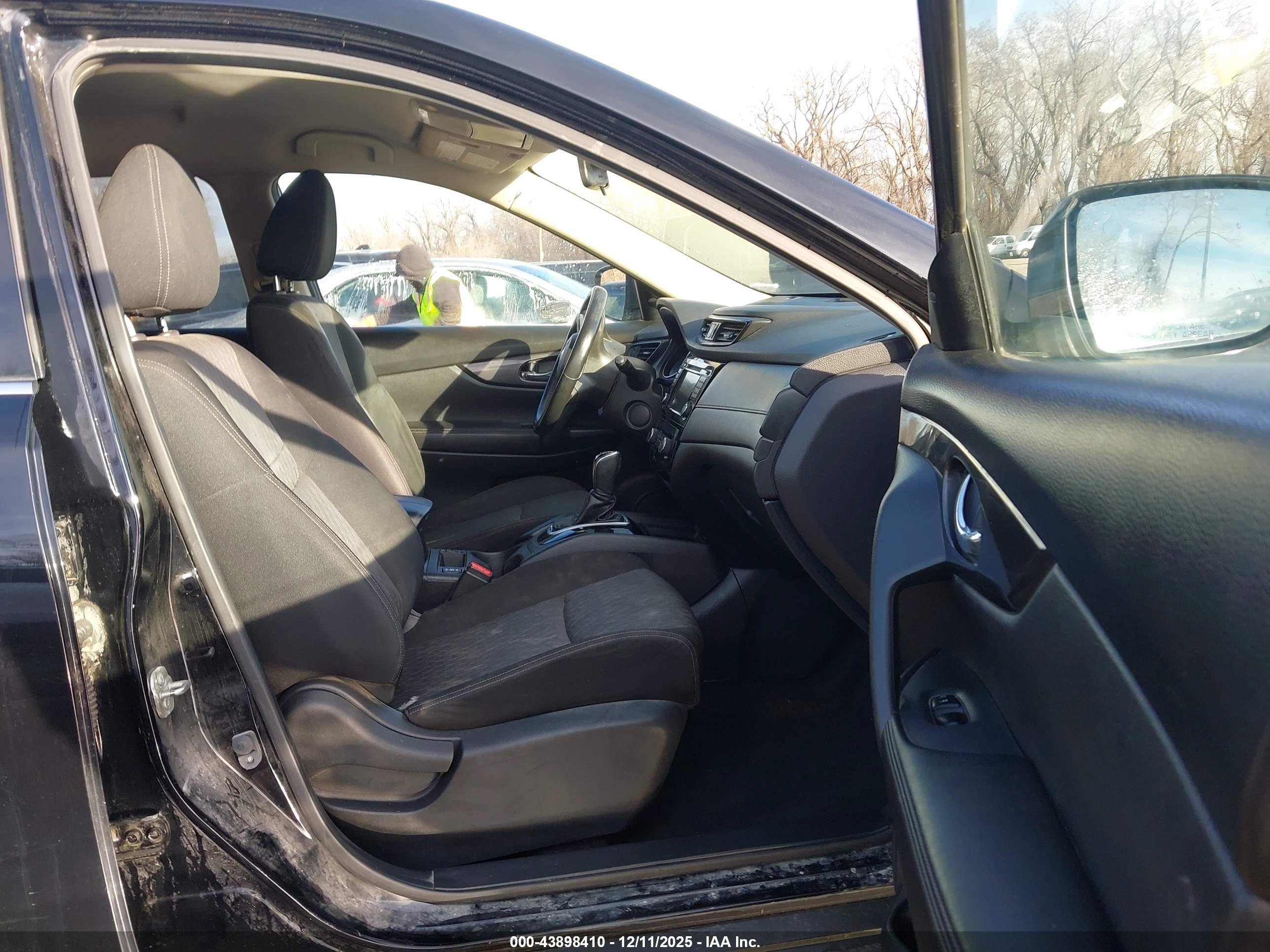 NISSAN ROGUE image 5