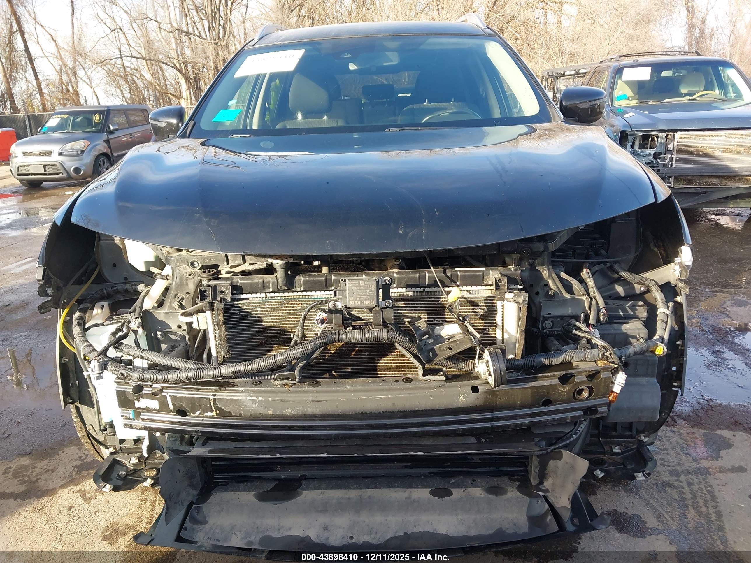 NISSAN ROGUE image 6