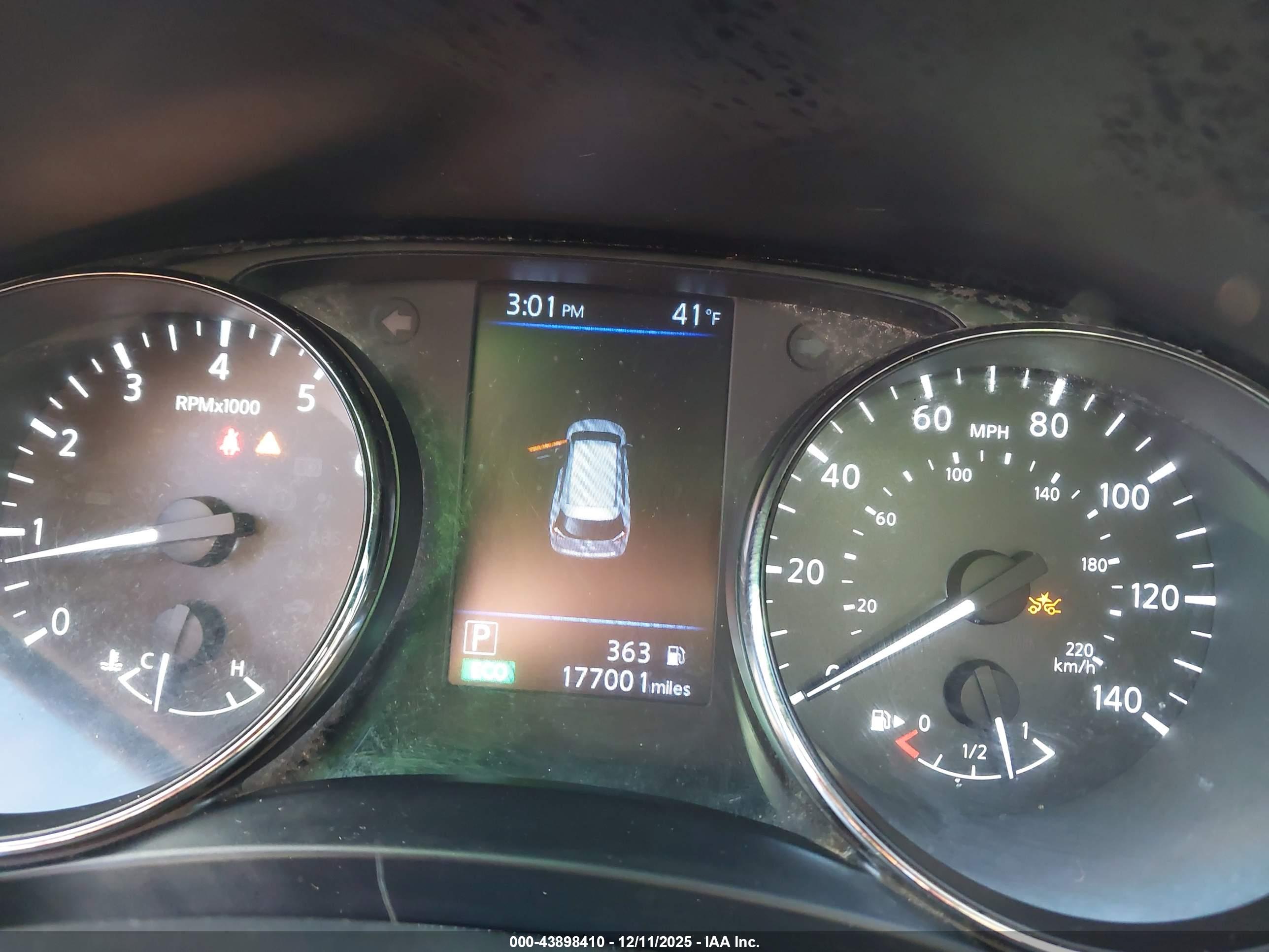 NISSAN ROGUE image 7
