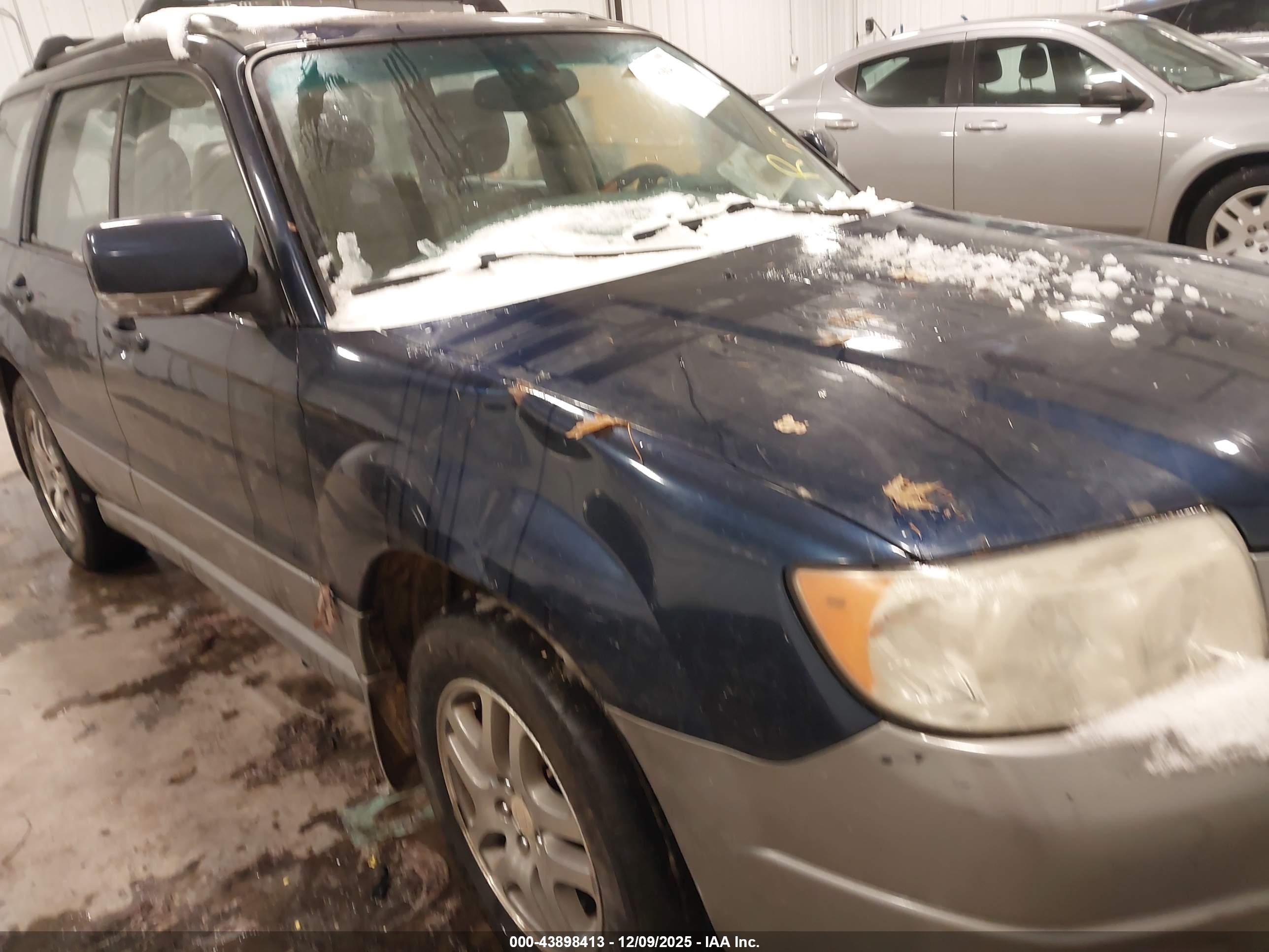 SUBARU FORESTER image 6