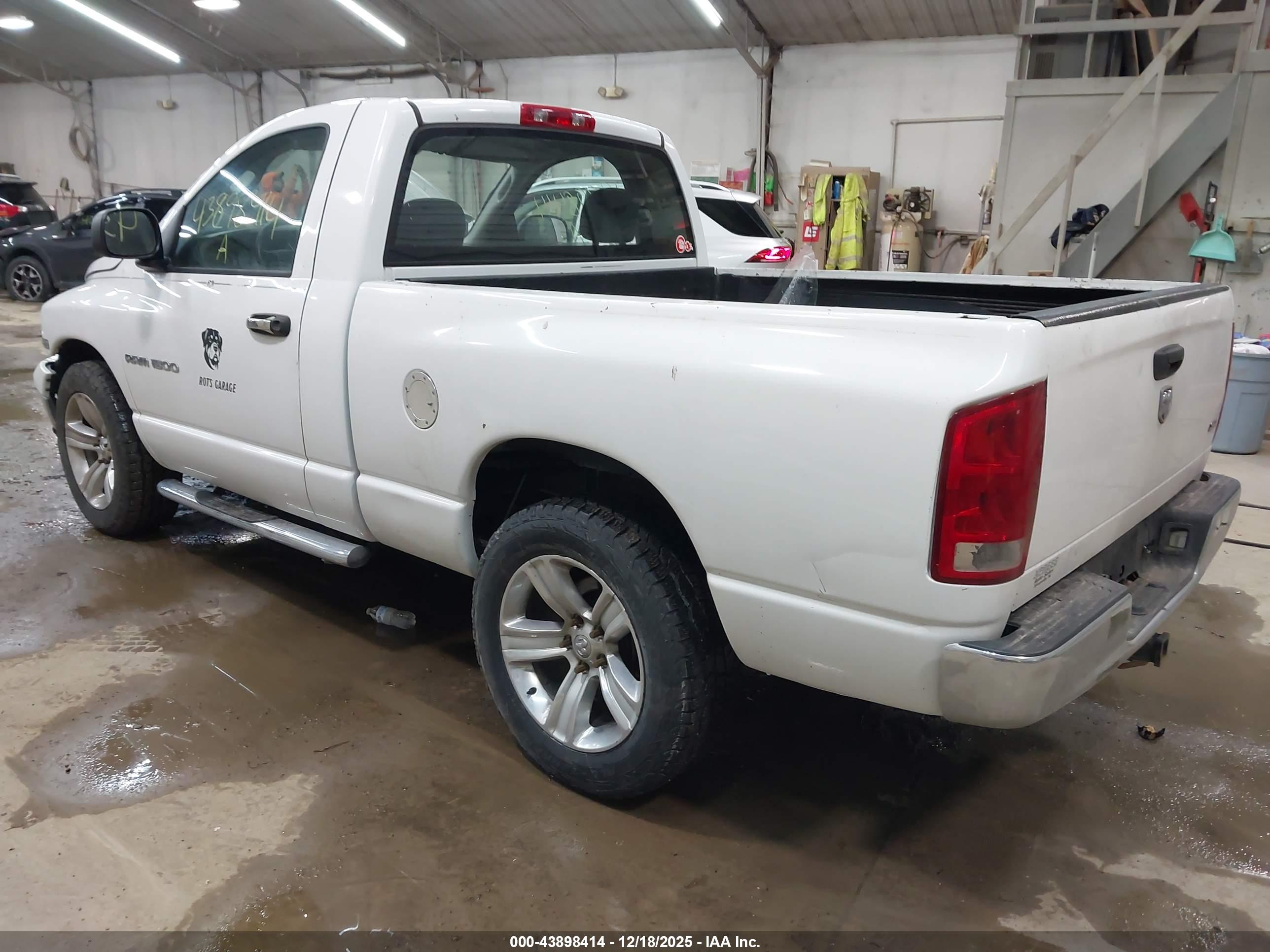 DODGE RAM image 3