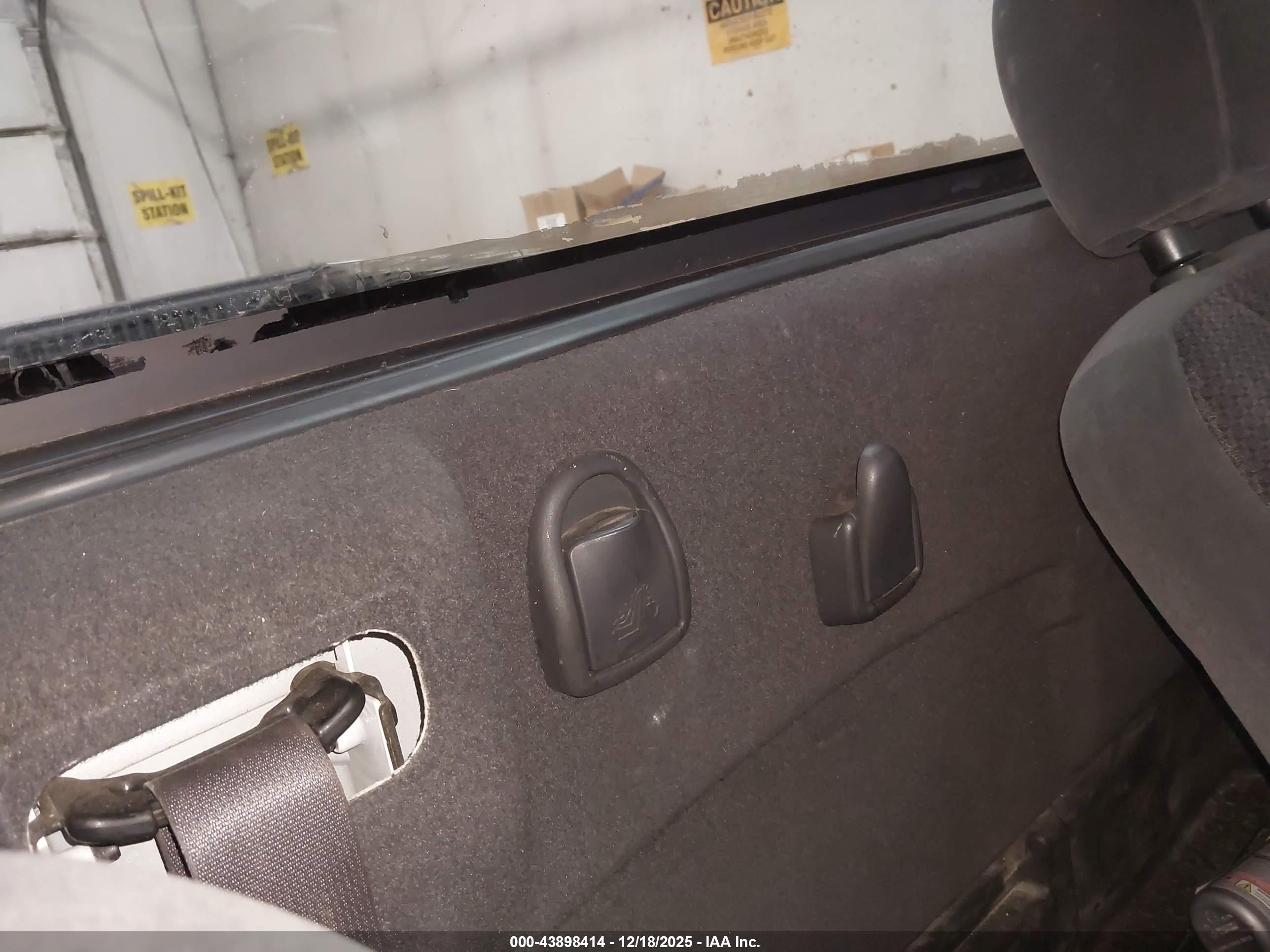 DODGE RAM image 8