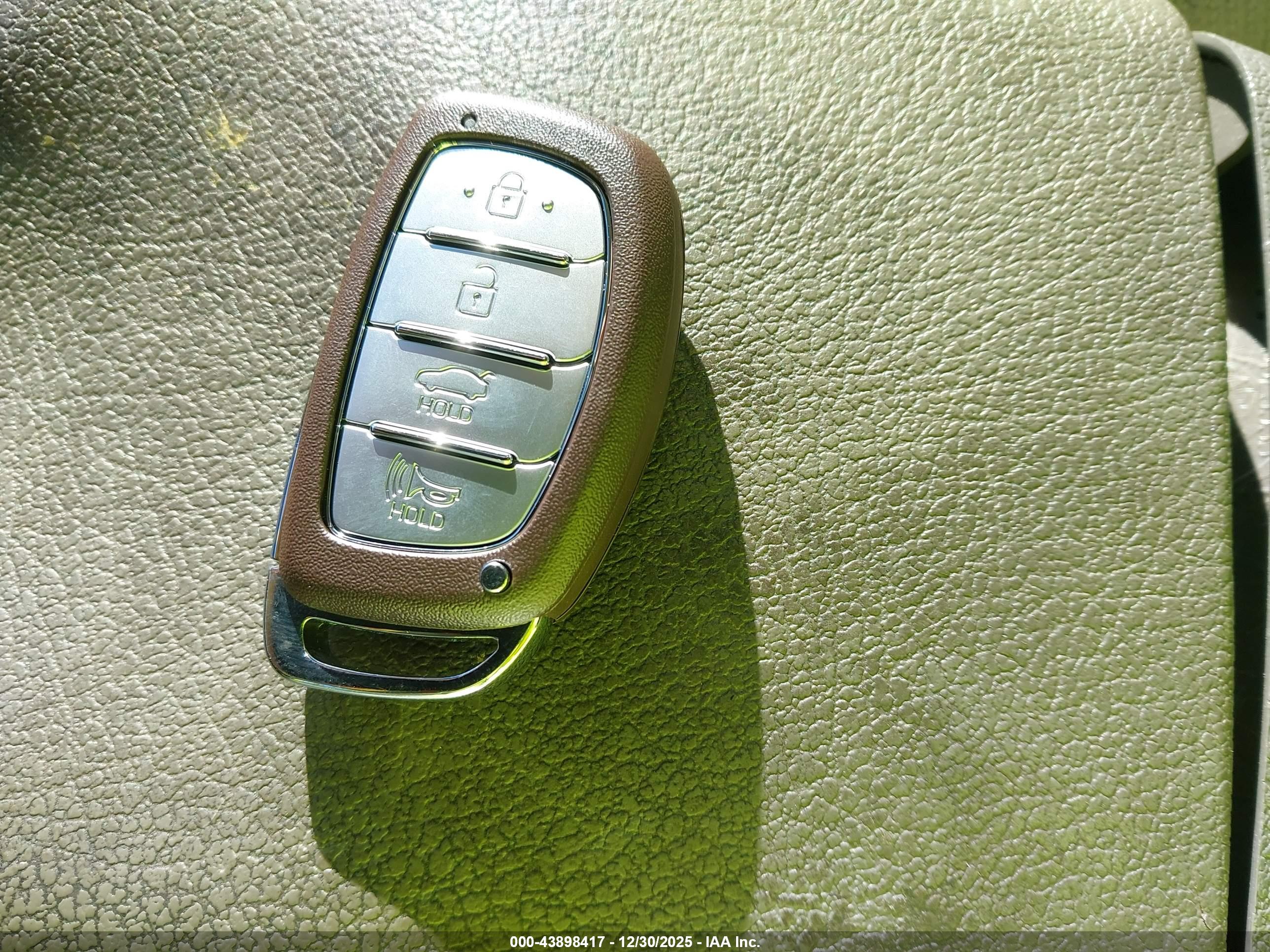 HYUNDAI ELANTRA image 11