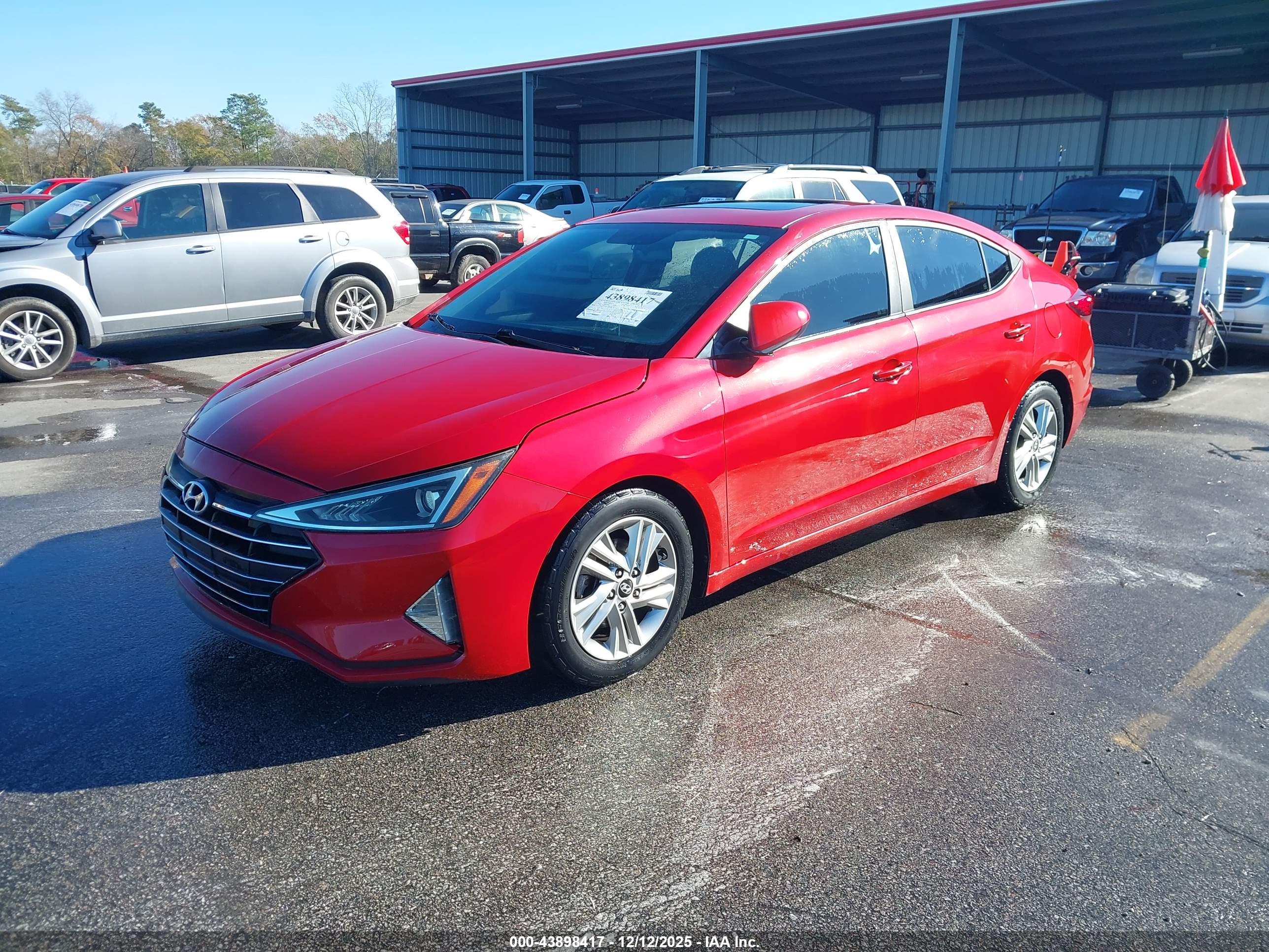 HYUNDAI ELANTRA image 2