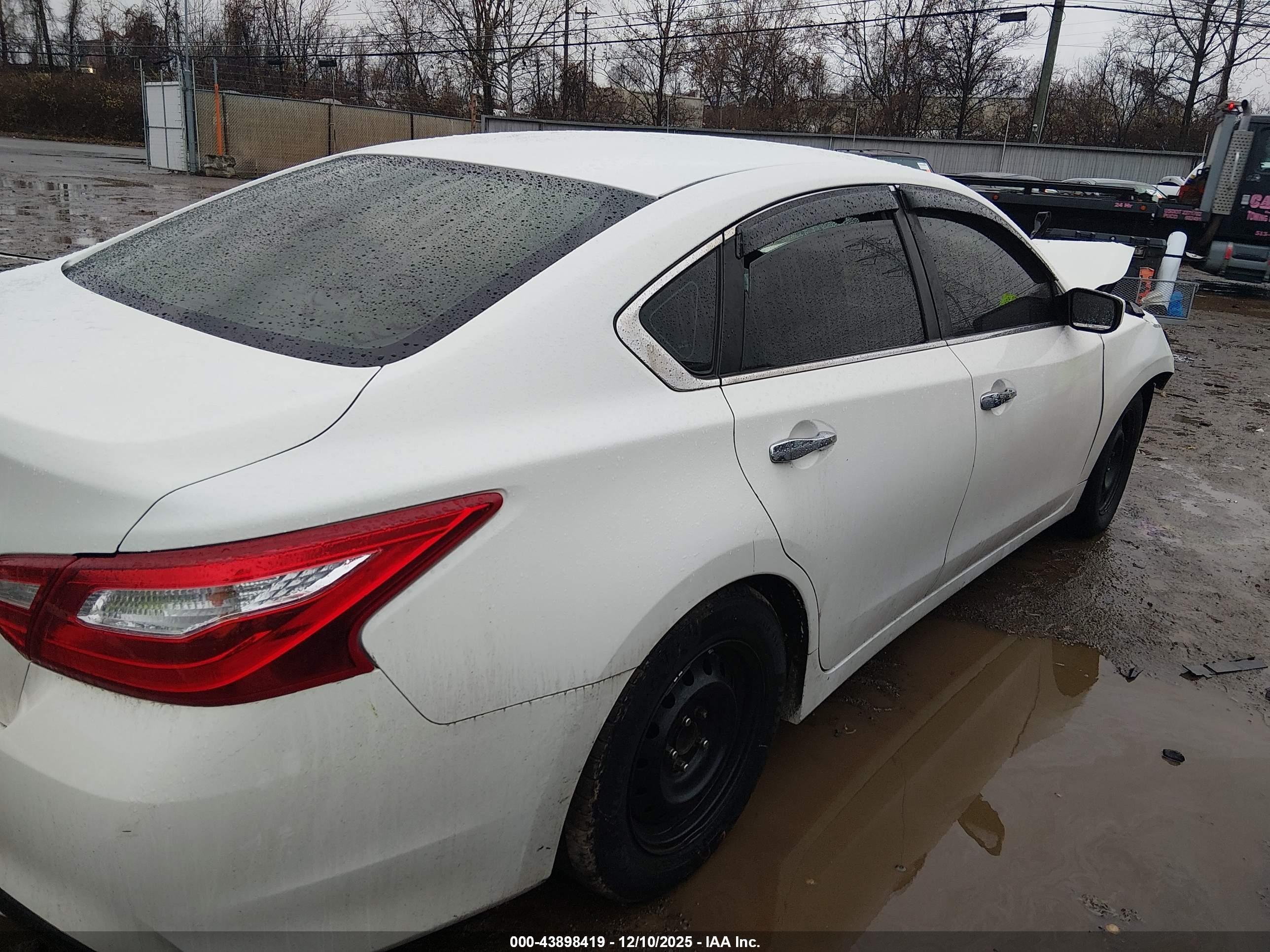 NISSAN ALTIMA image 4