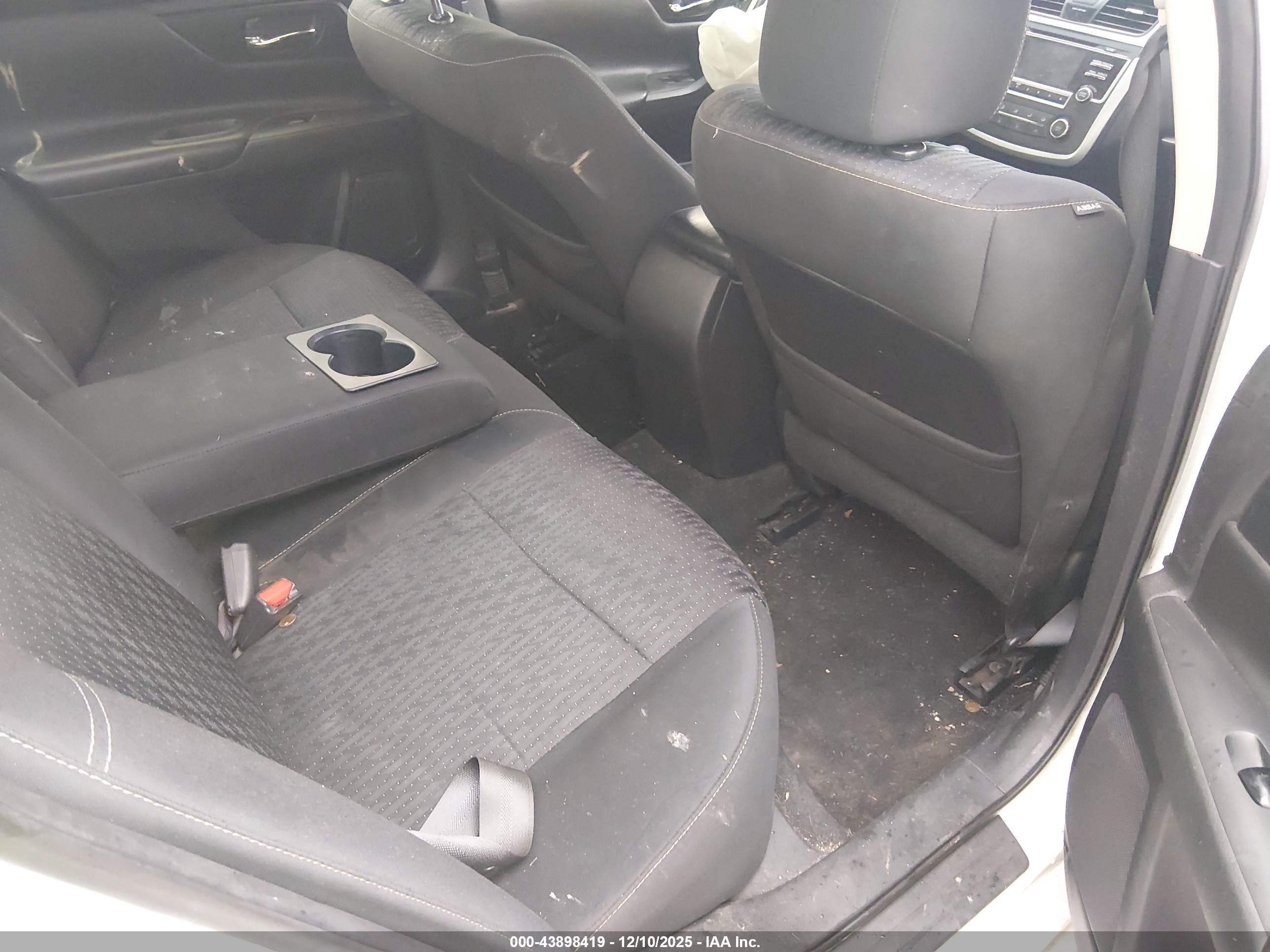NISSAN ALTIMA image 8