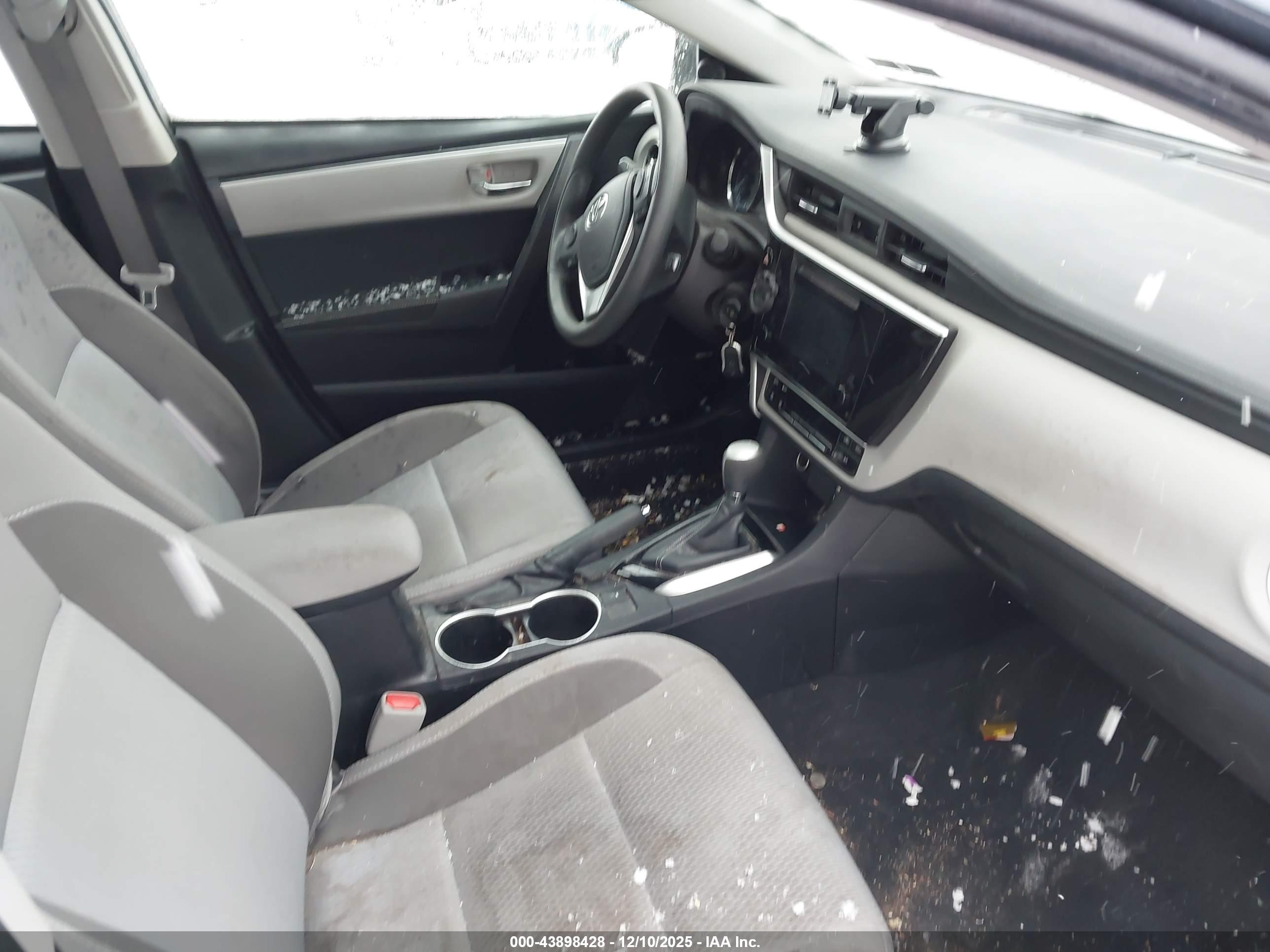 TOYOTA COROLLA image 5