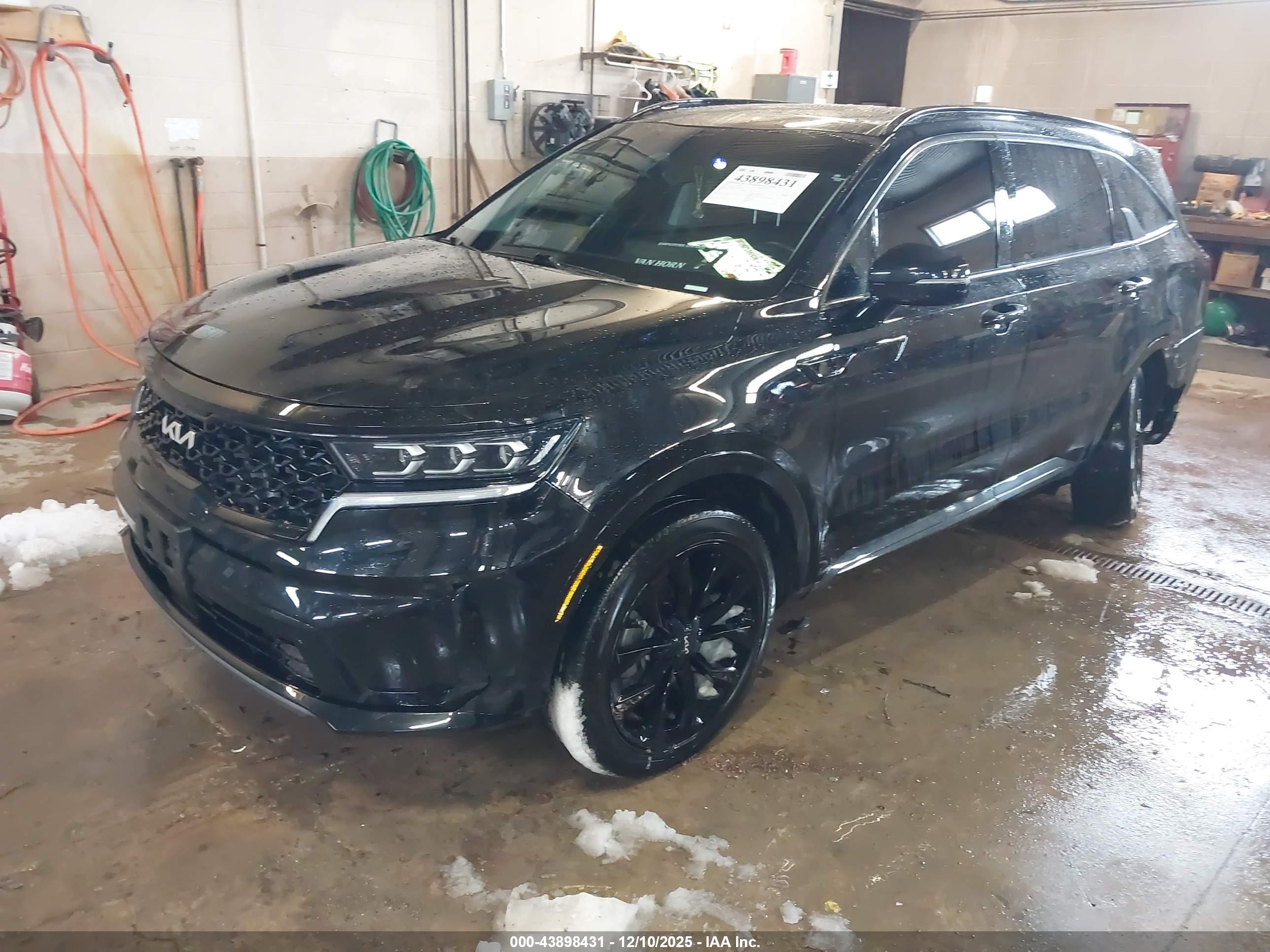 KIA SORENTO image 2