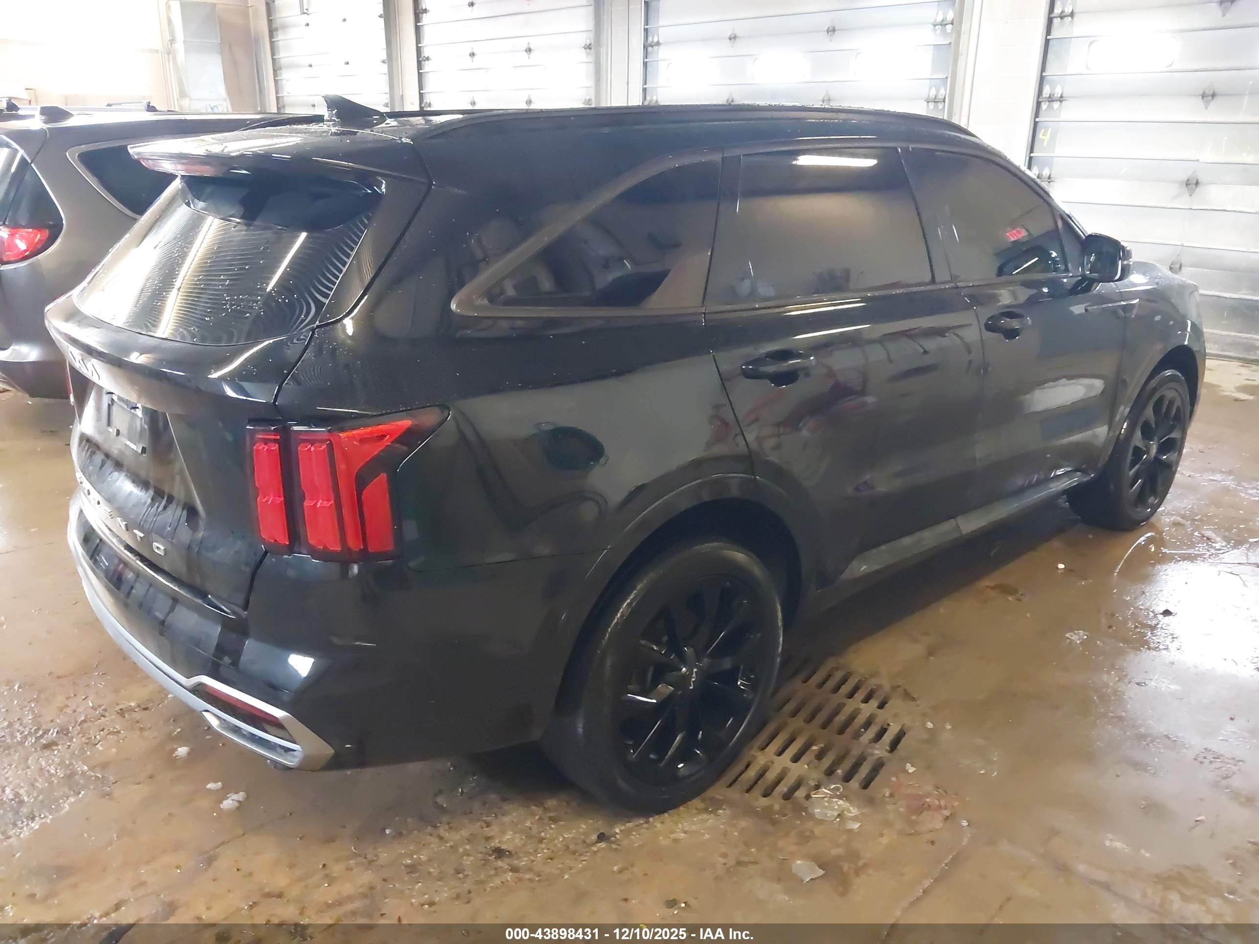 KIA SORENTO image 4