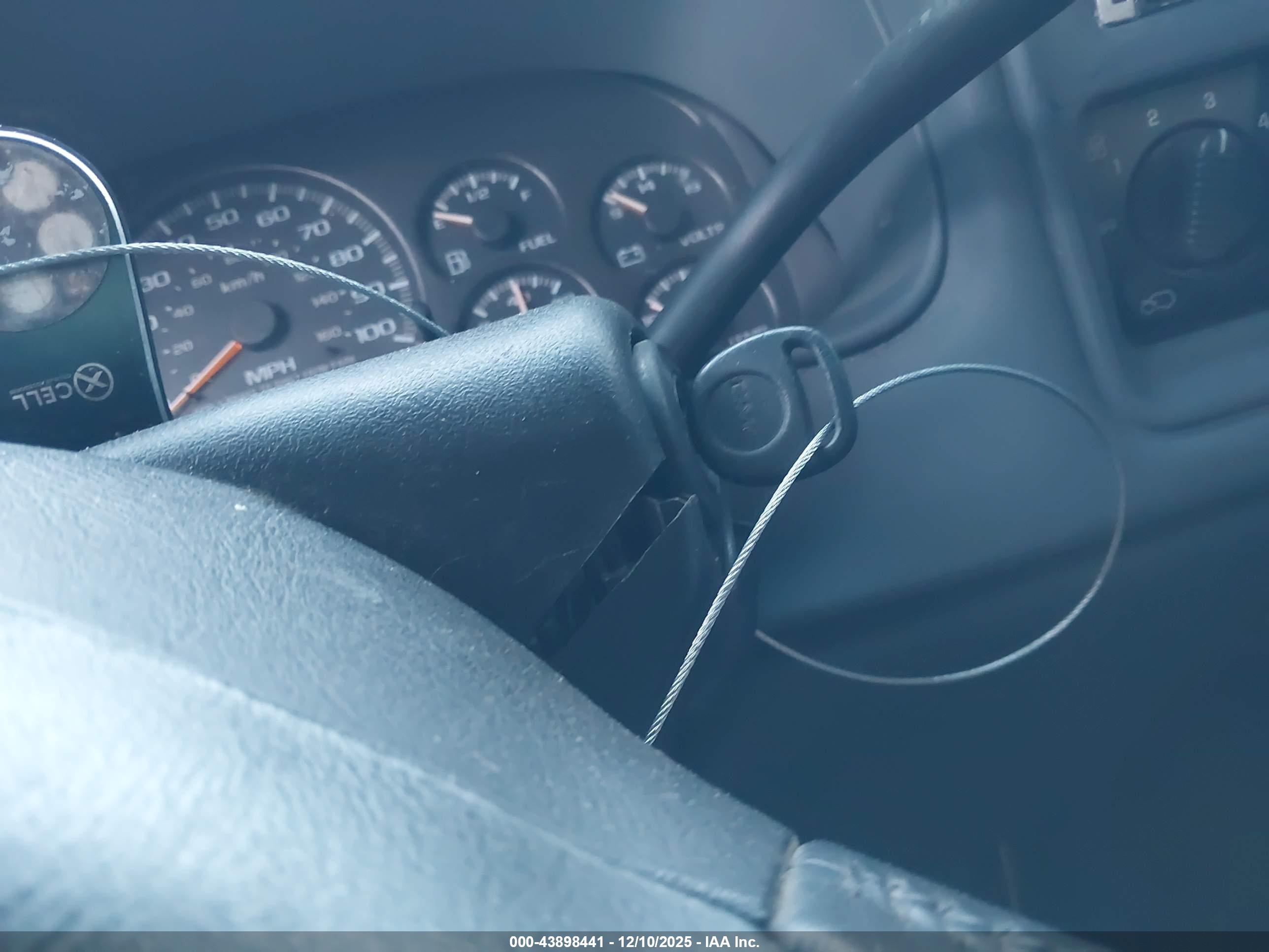 GMC SIERRA image 11