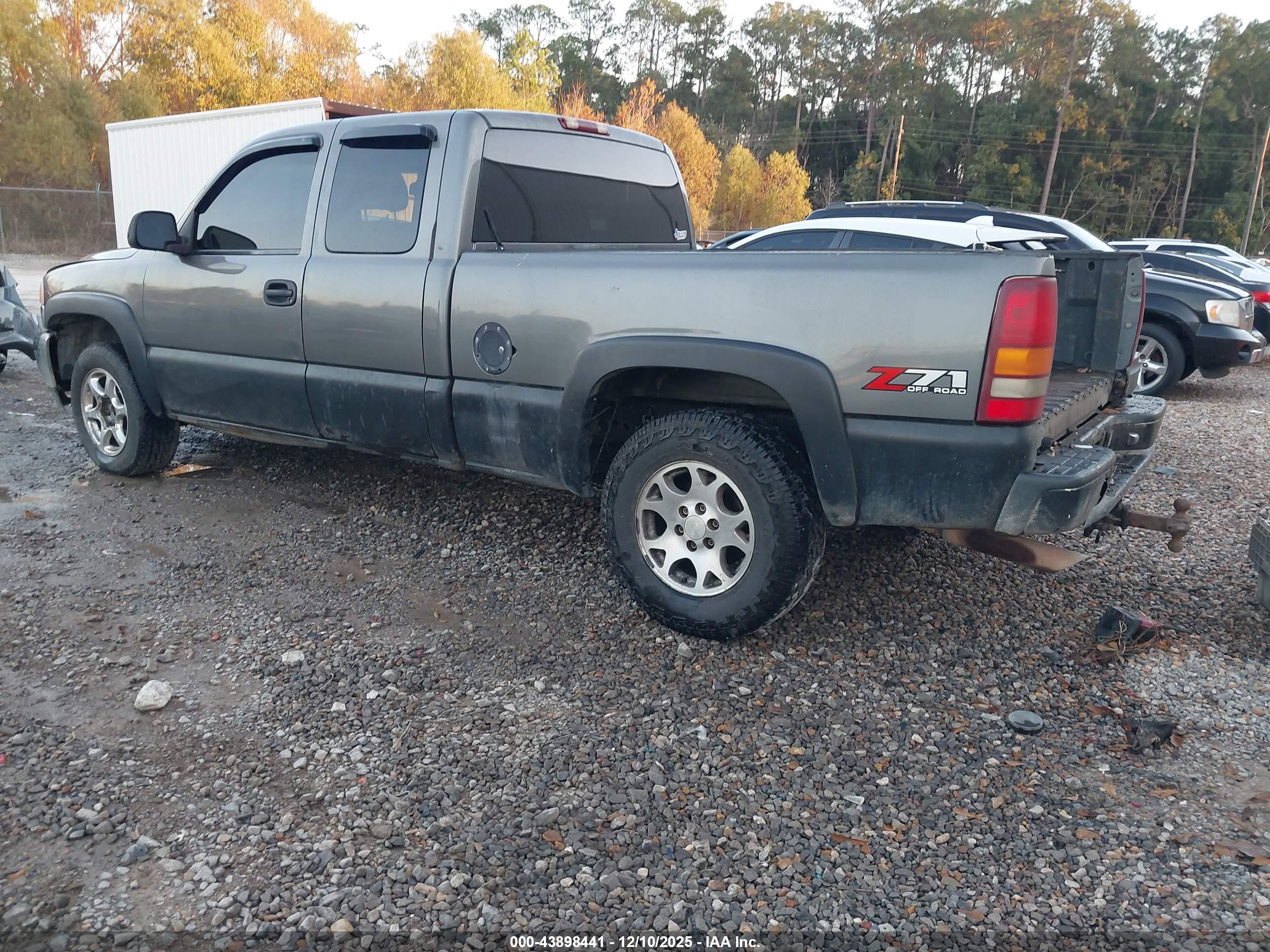 GMC SIERRA image 3