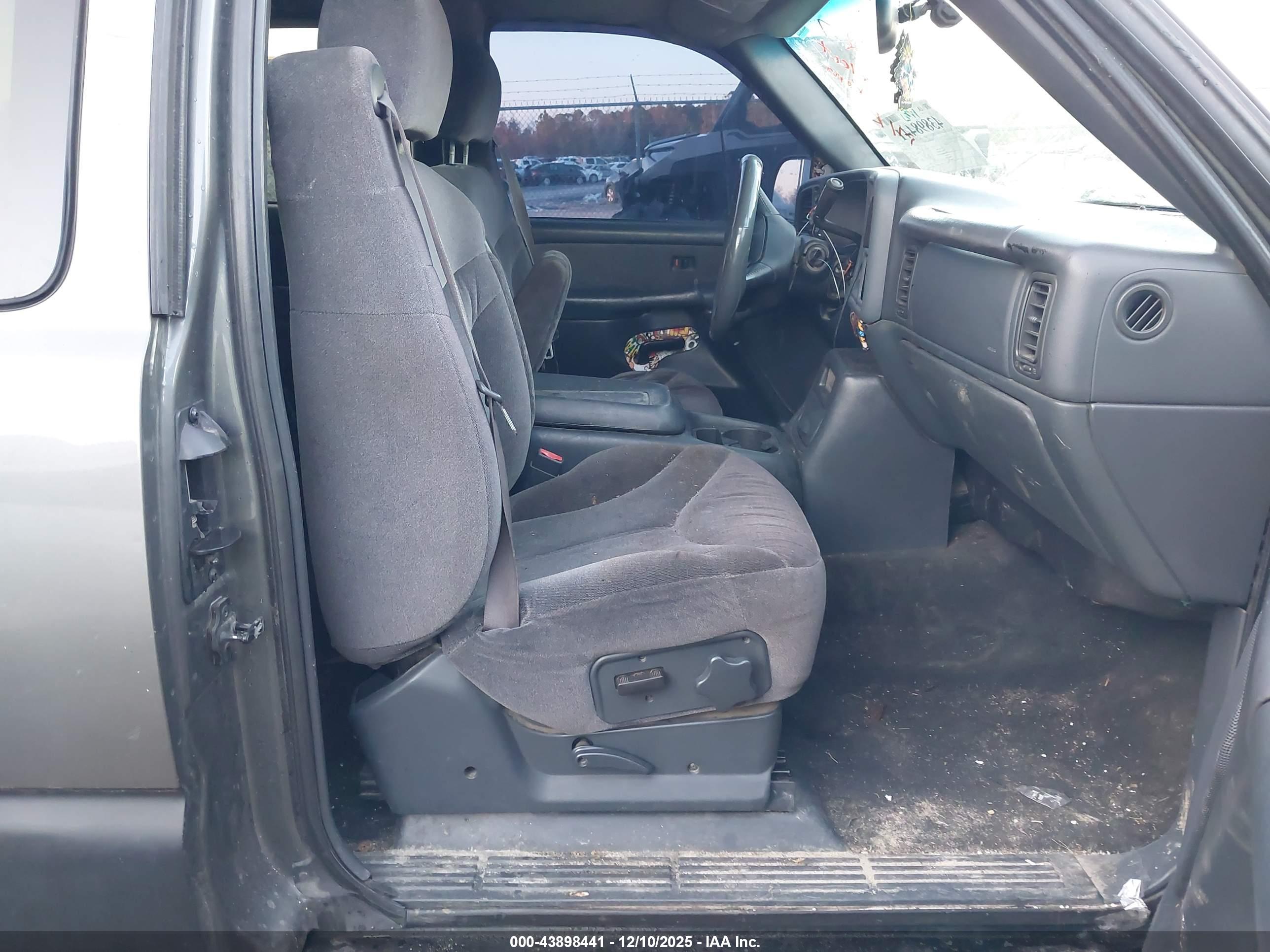 GMC SIERRA image 5
