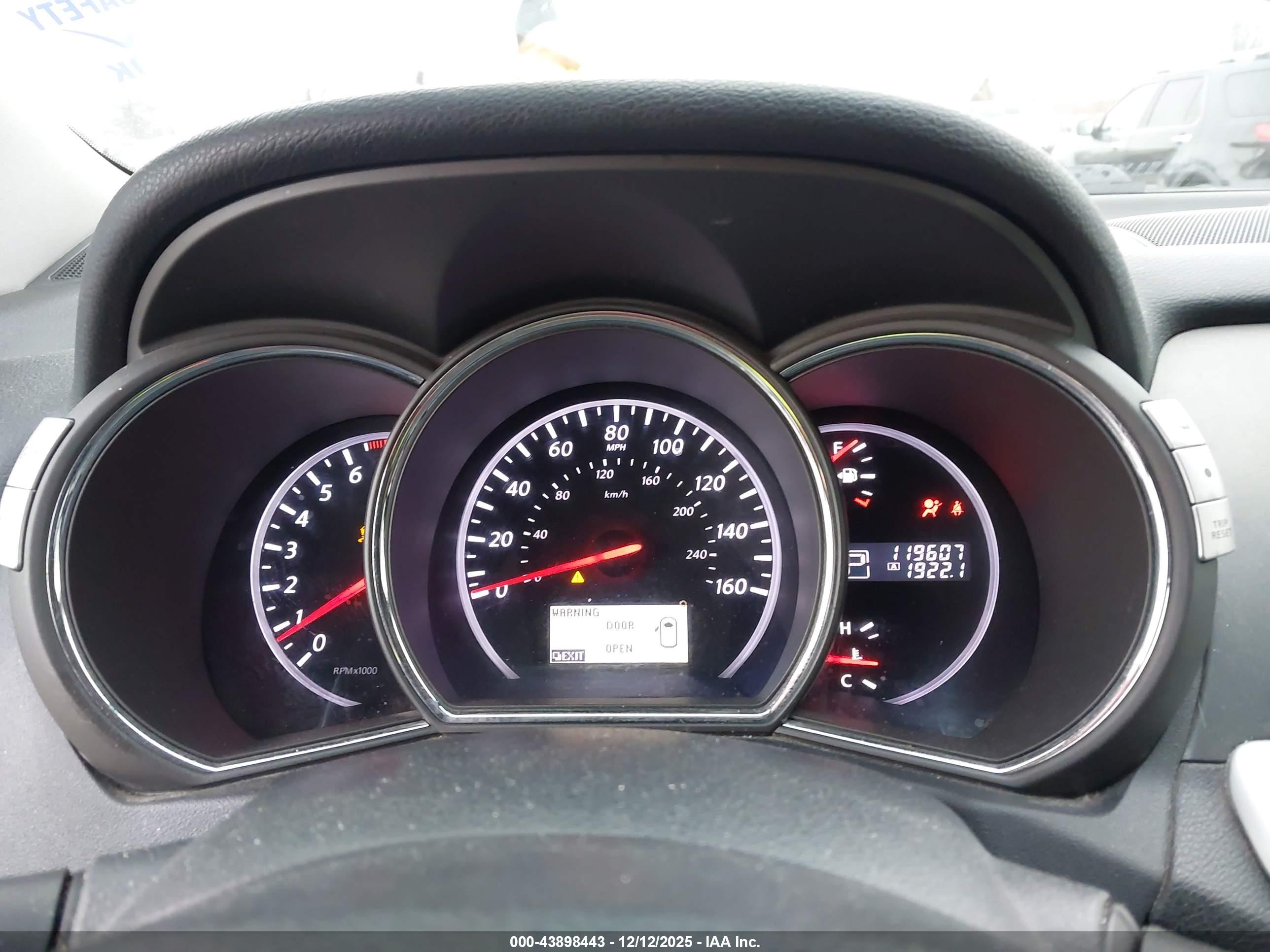 NISSAN MURANO image 7
