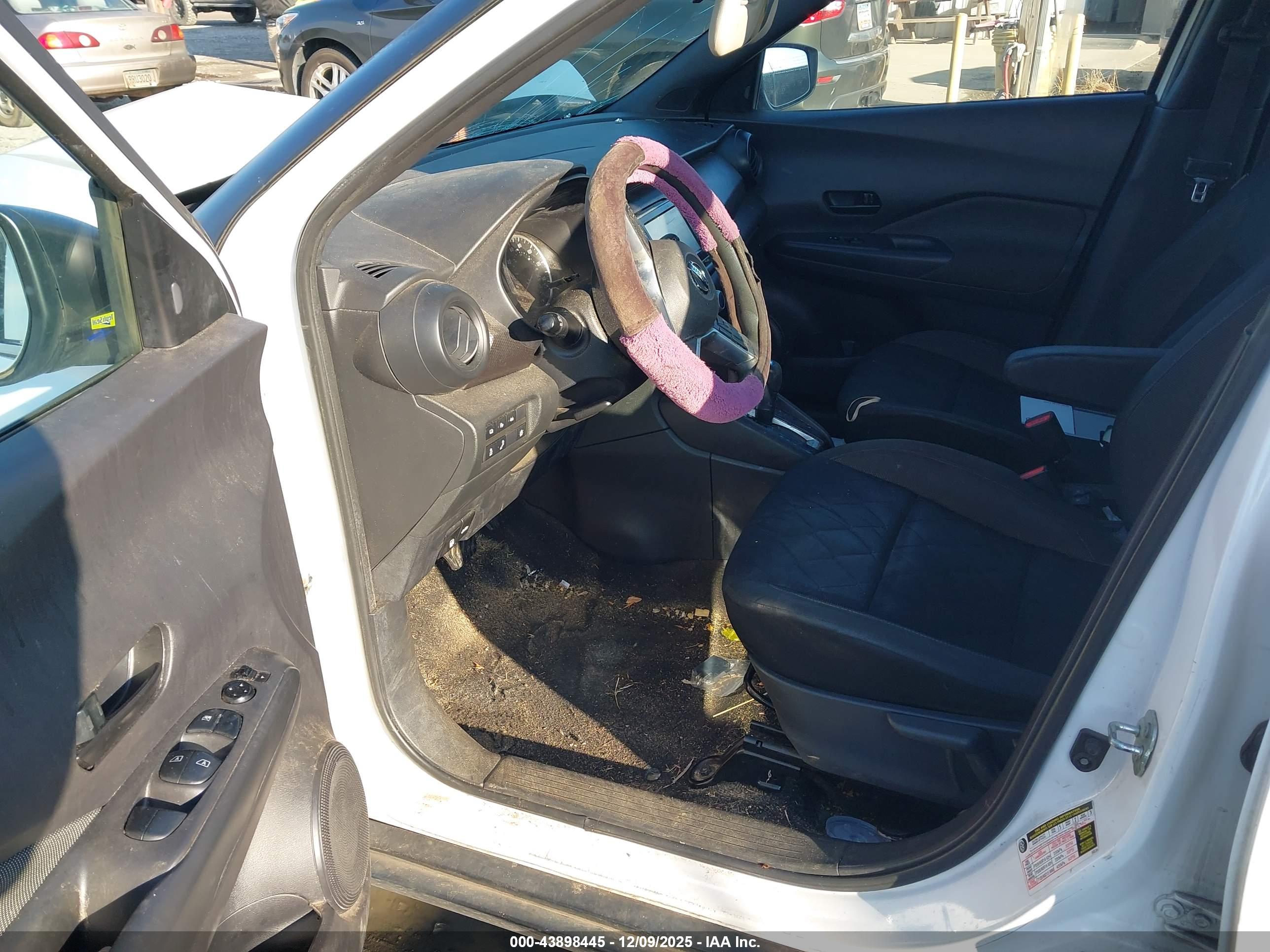 NISSAN KICKS image 5