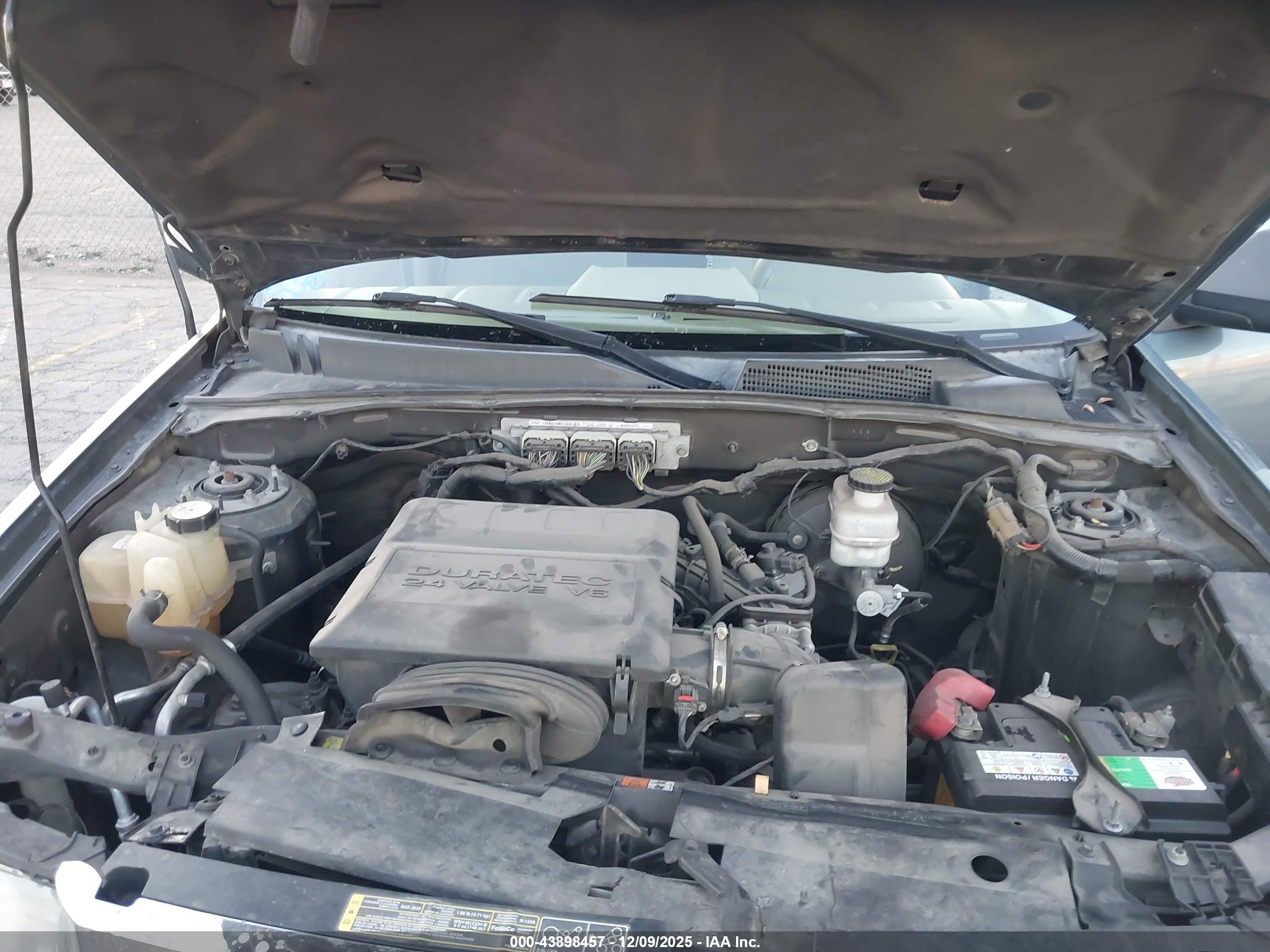 FORD ESCAPE image 10
