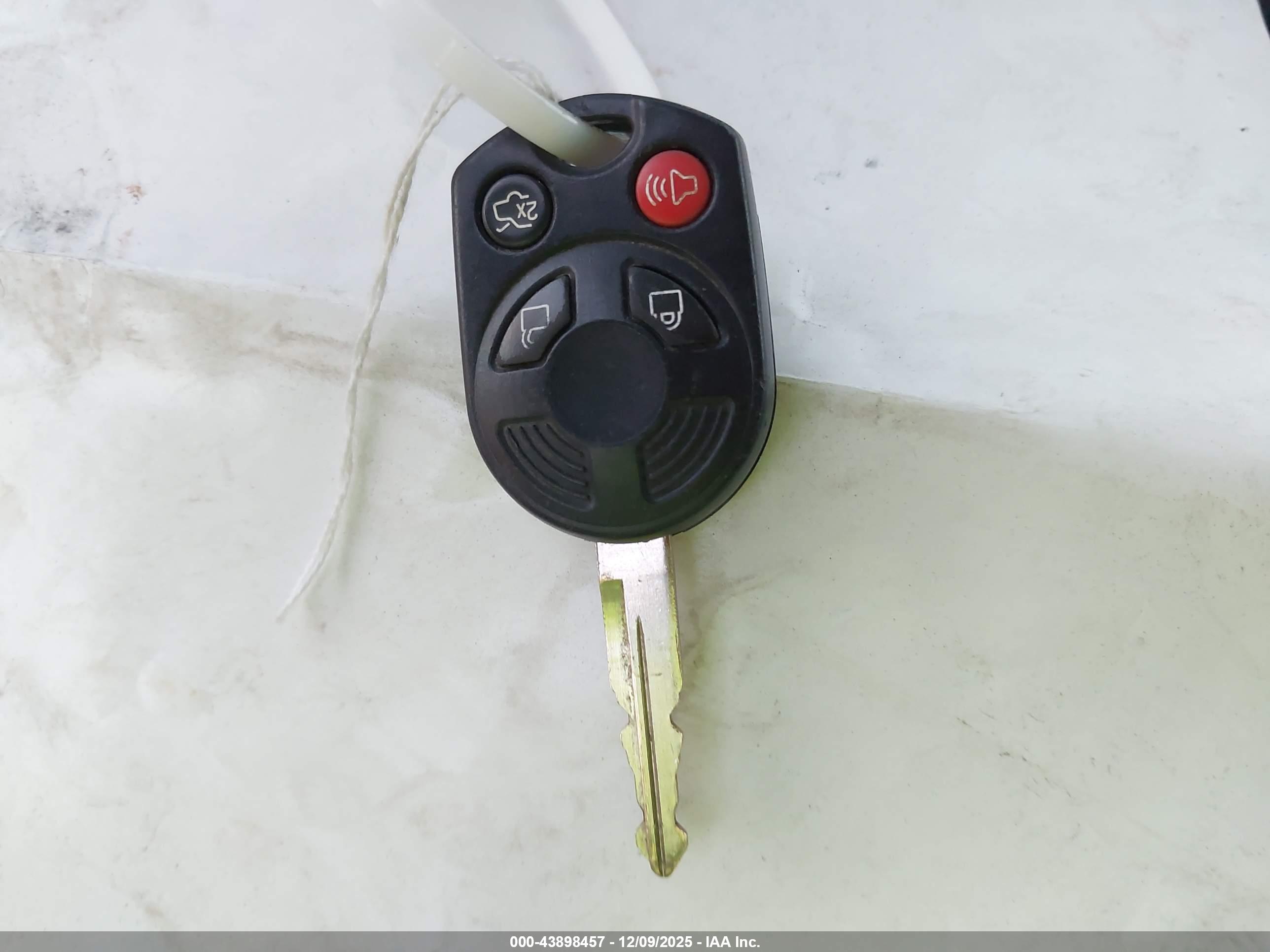 FORD ESCAPE image 11