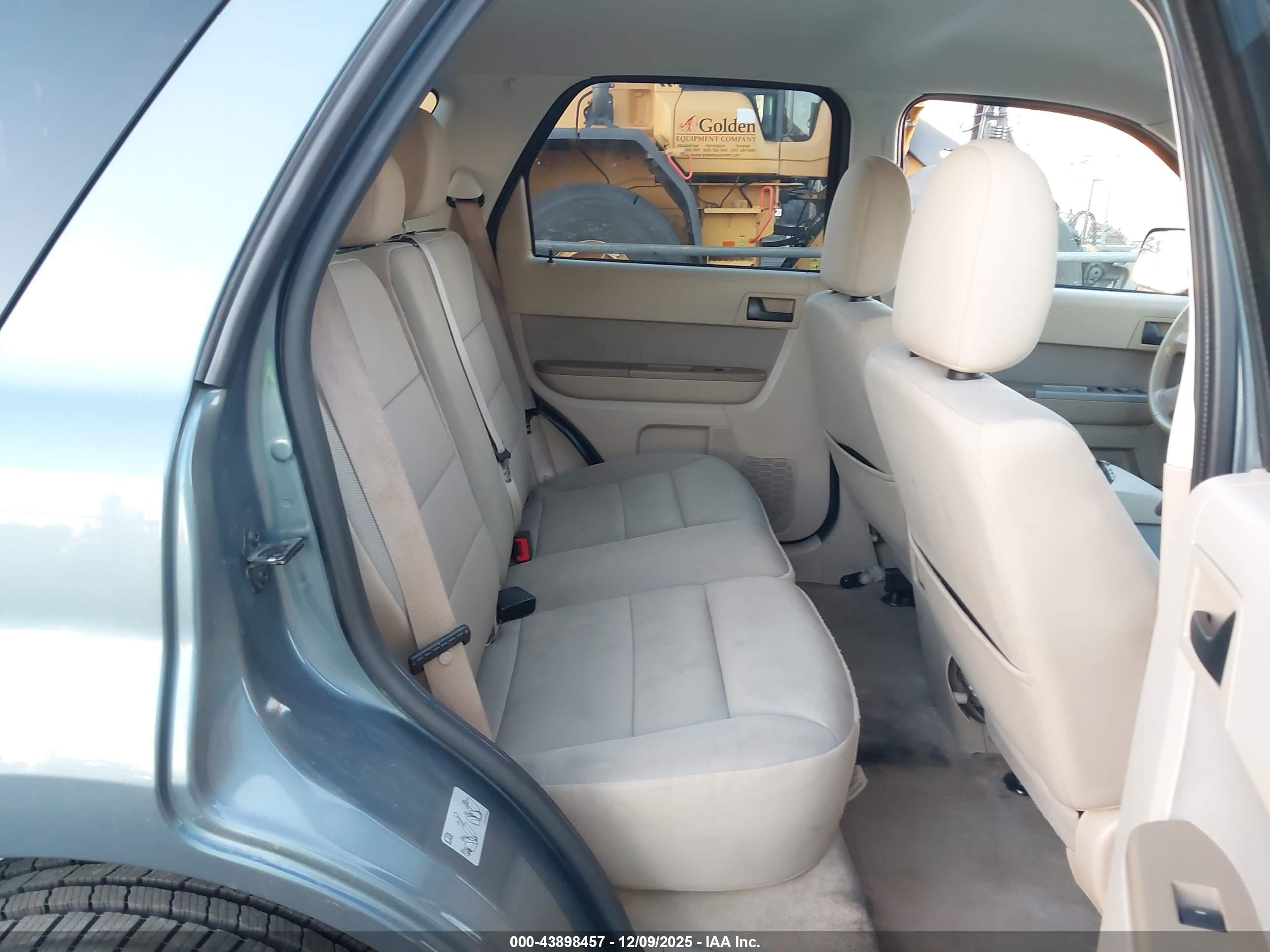 FORD ESCAPE image 8