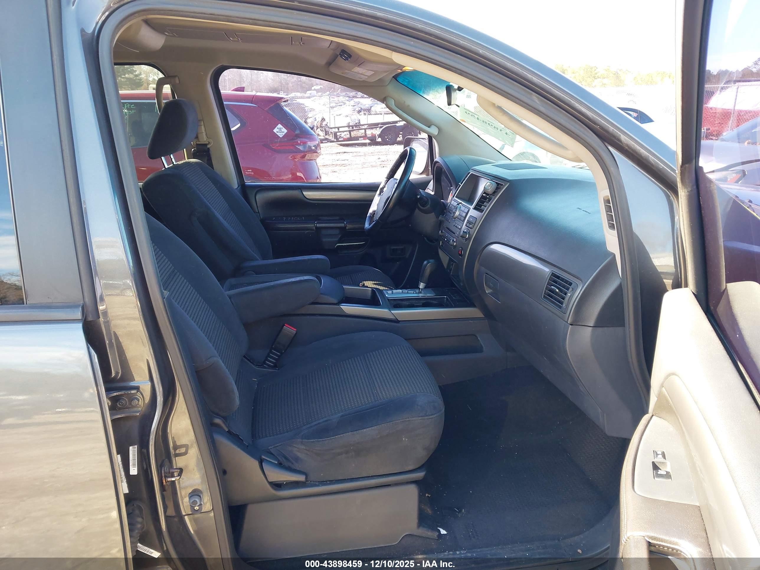 NISSAN ARMADA image 5