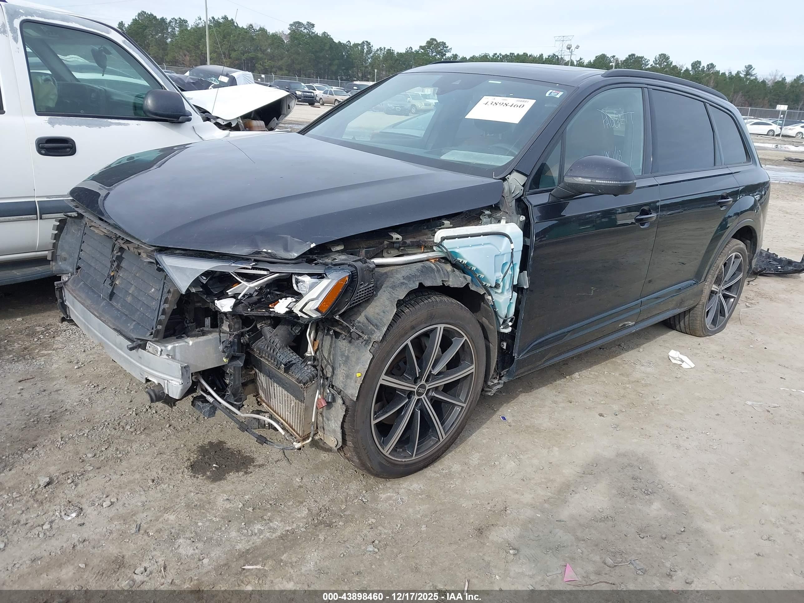 AUDI Q7 image 2