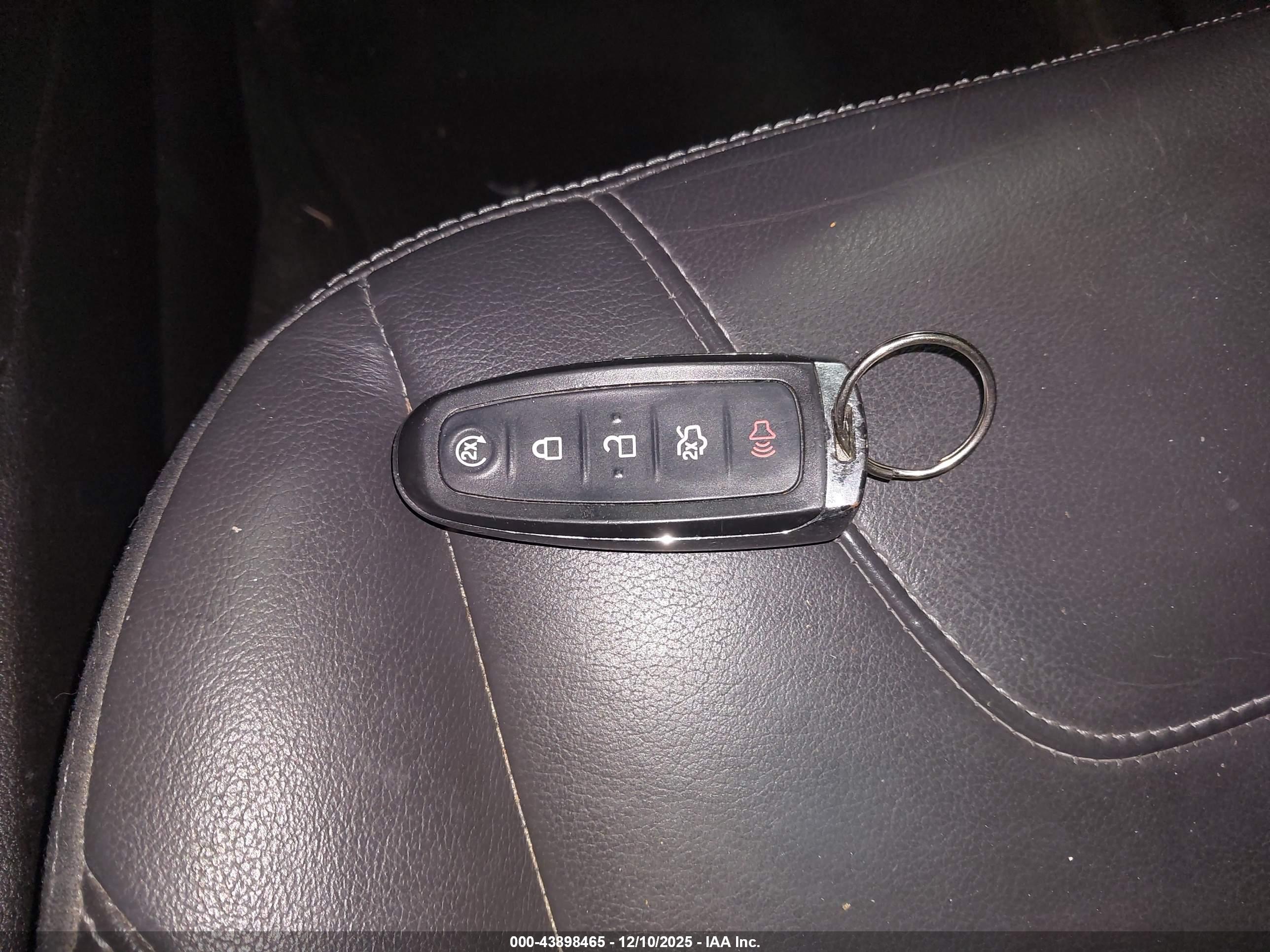 FORD ESCAPE image 11