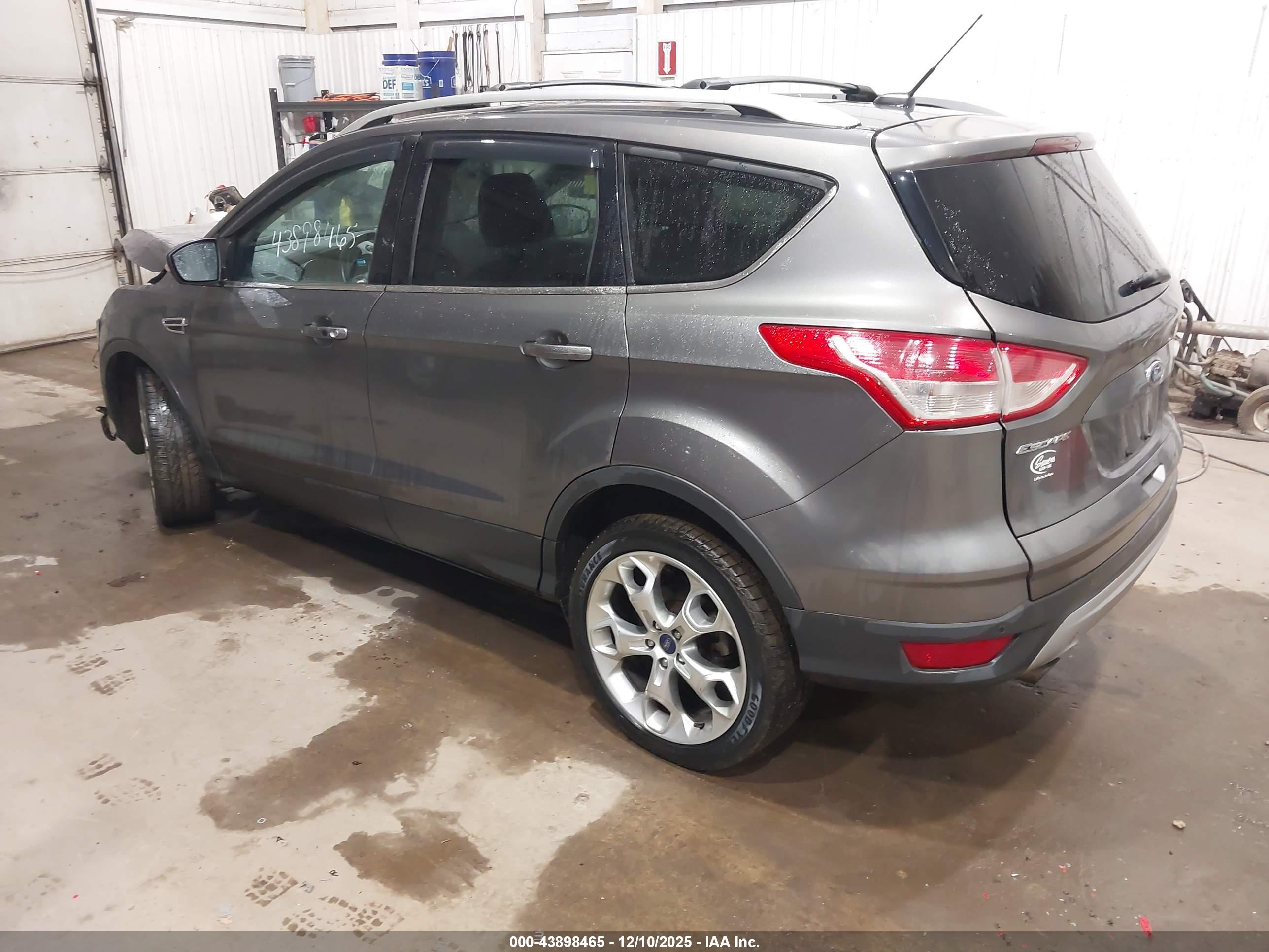 FORD ESCAPE image 3