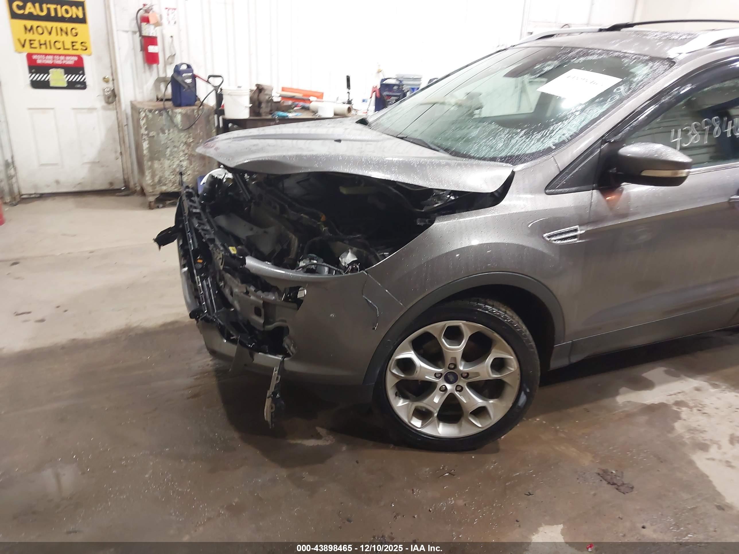 FORD ESCAPE image 6