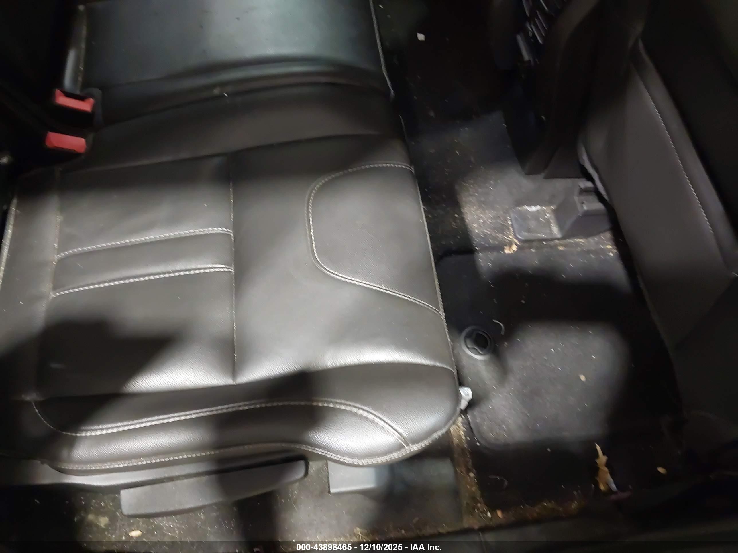 FORD ESCAPE image 8